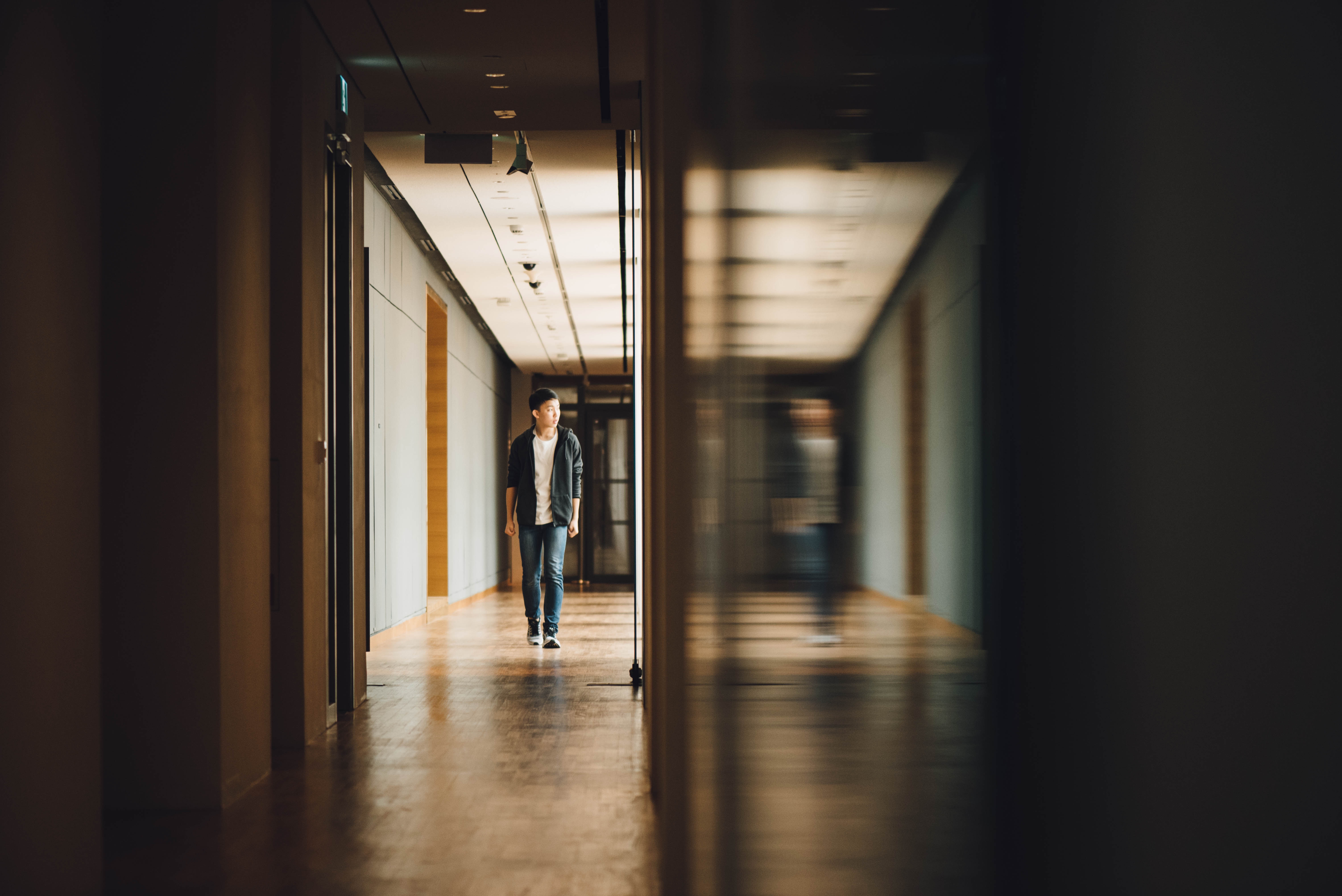 6016x4016 #student, #school, #corridor, #indoor, #PNG image, #guy, #hallway, #focus, #reflection, #walk, #hall, #walking, #teen, #man, #youth, #male, #blur. Mocah HD Wallpaper