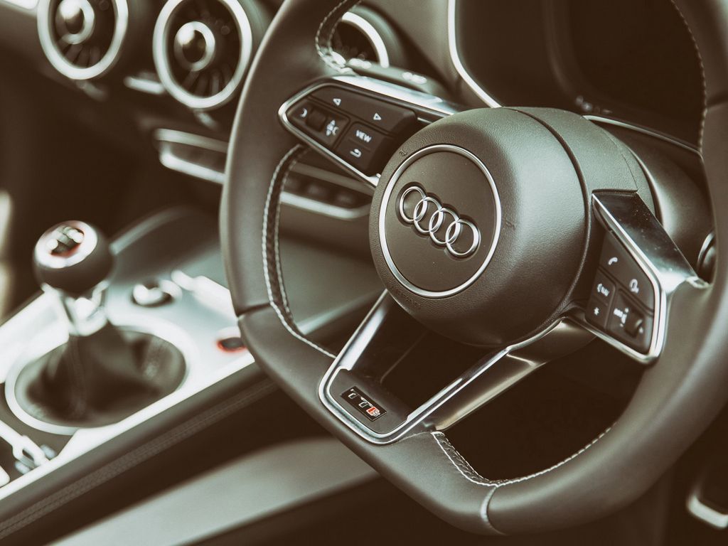 Download wallpaper 1024x768 audi, tts, interior, steering wheel, logo standard 4:3 HD background