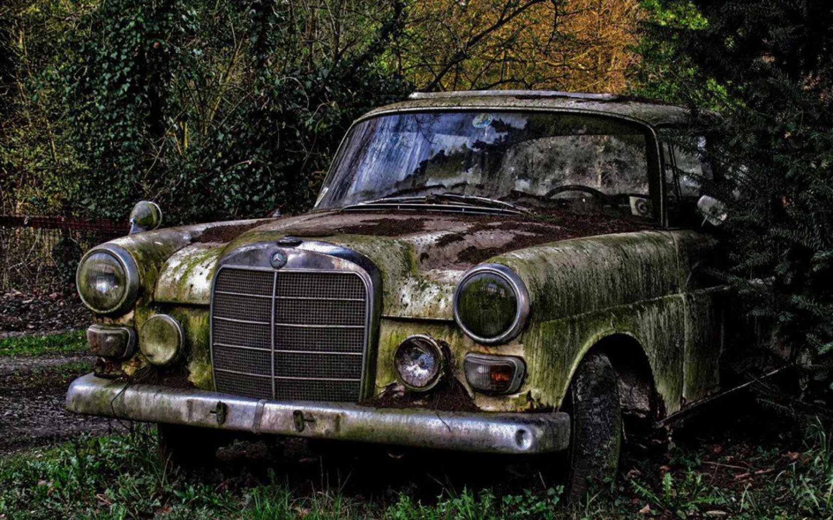 Desktop Abandoned Cars Wallpaper