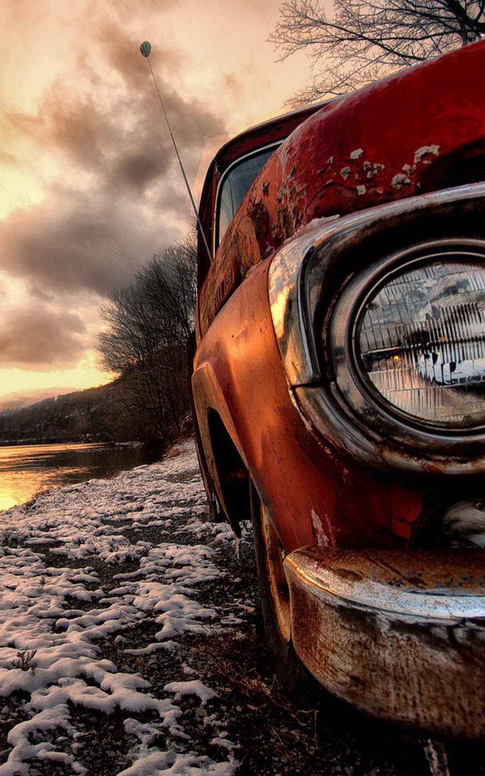 Abandoned Car In River Side Free HD Mobile Wallpaper