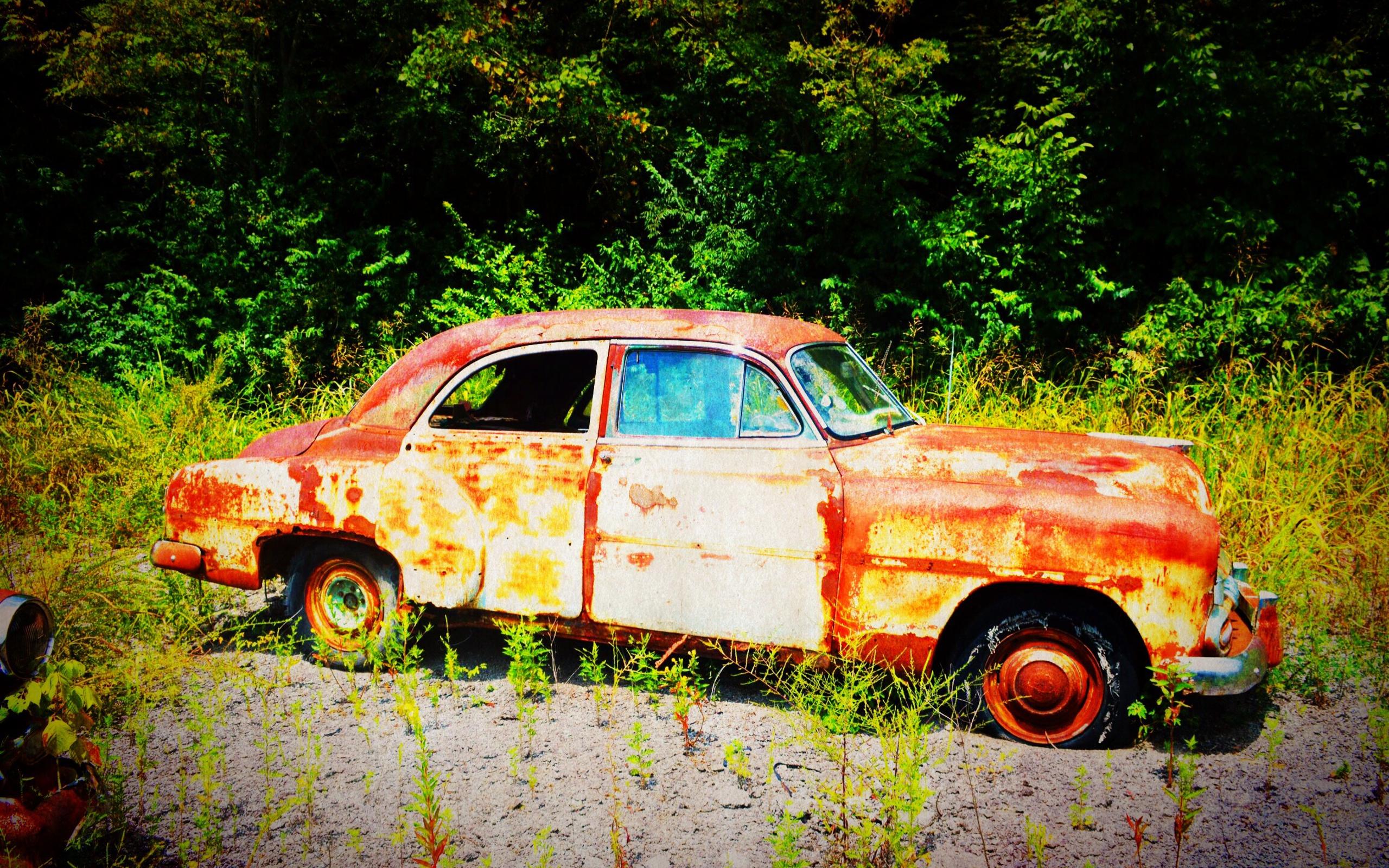 Abandoned car destroyed