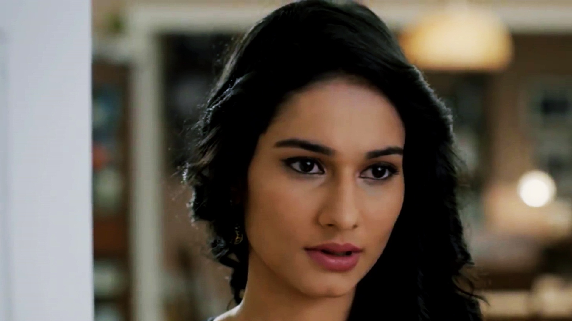 Aneri Vajani As Saanjh In Beyhadh Wallpaper 10973