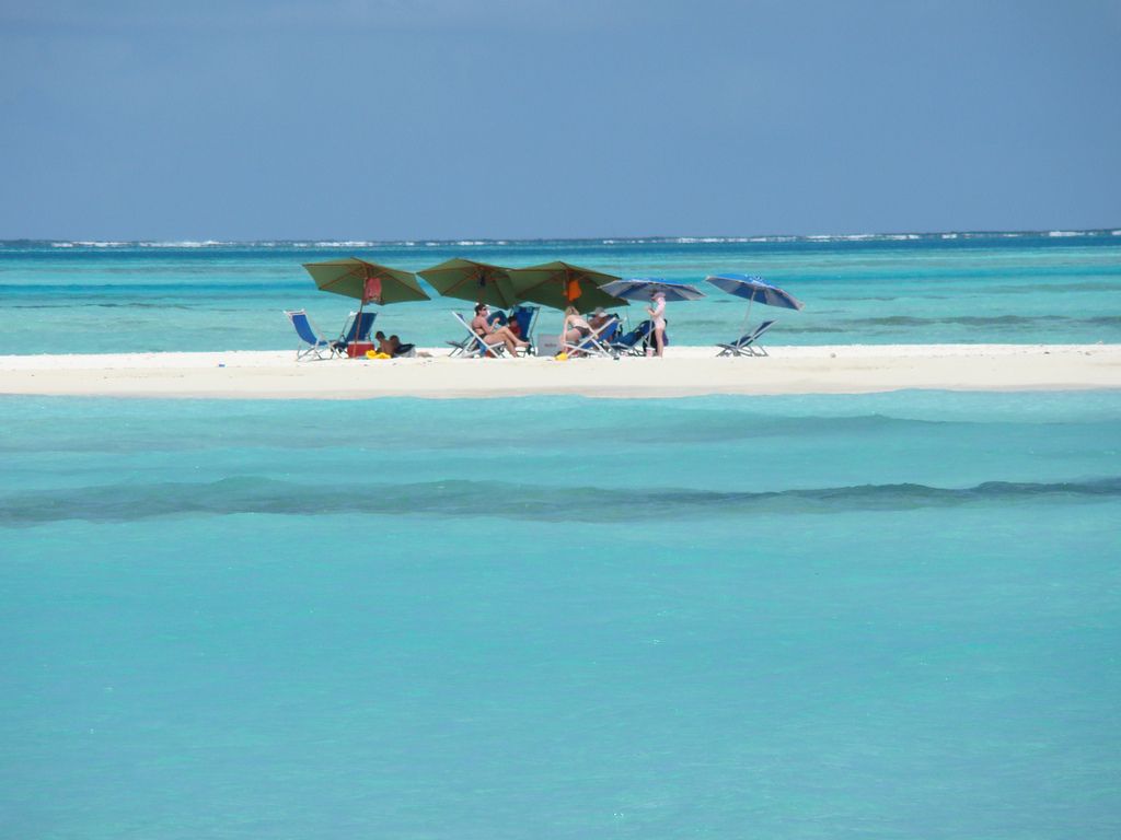 Parque Nacional Archipiélago de Los Roques, Venezuela. Venezuela beaches, Beach trip, Vacation inspiration