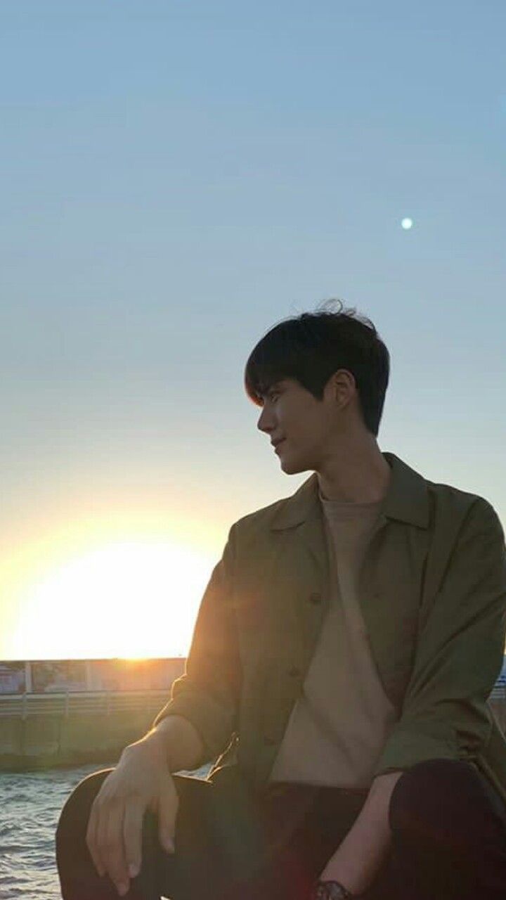 Kim Seon Ho Wallpaper