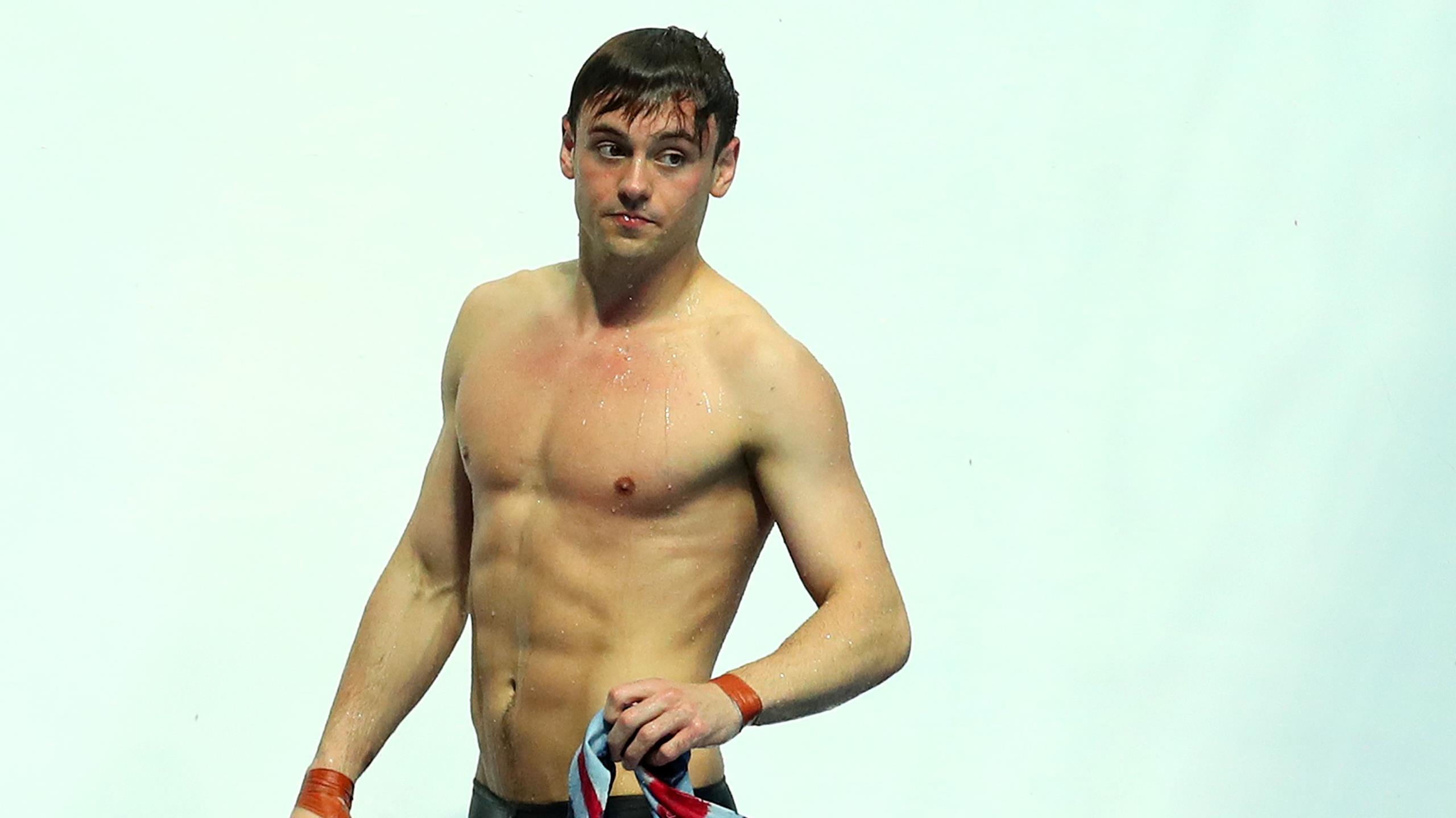 Diving news Tom Daley surrenders World Championship title