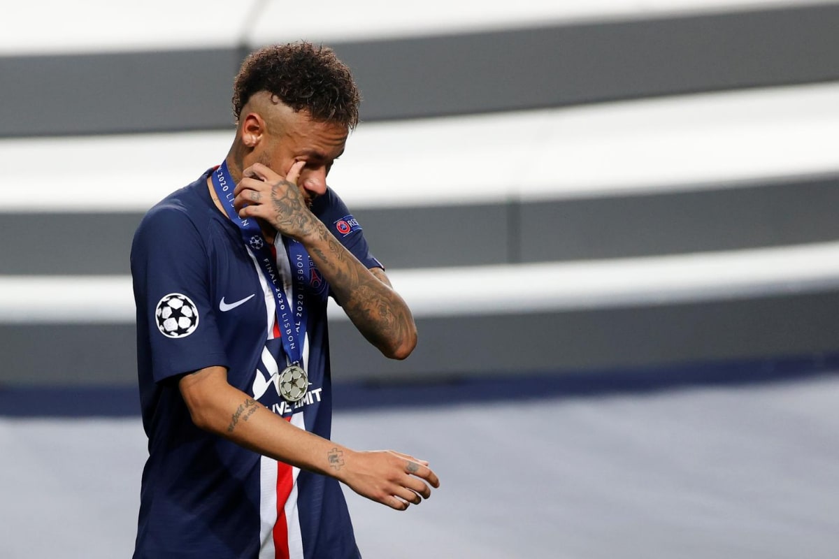 See Photo: Neymar Just Couldn't Stop Crying as PSG Fail to Win UEFA Champions League