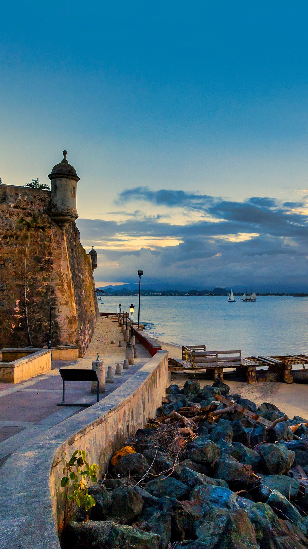 El Morro, Paseo de la Princesa, Old San Juan gate, Puerto Rico. Windows 10 Spotlight Image