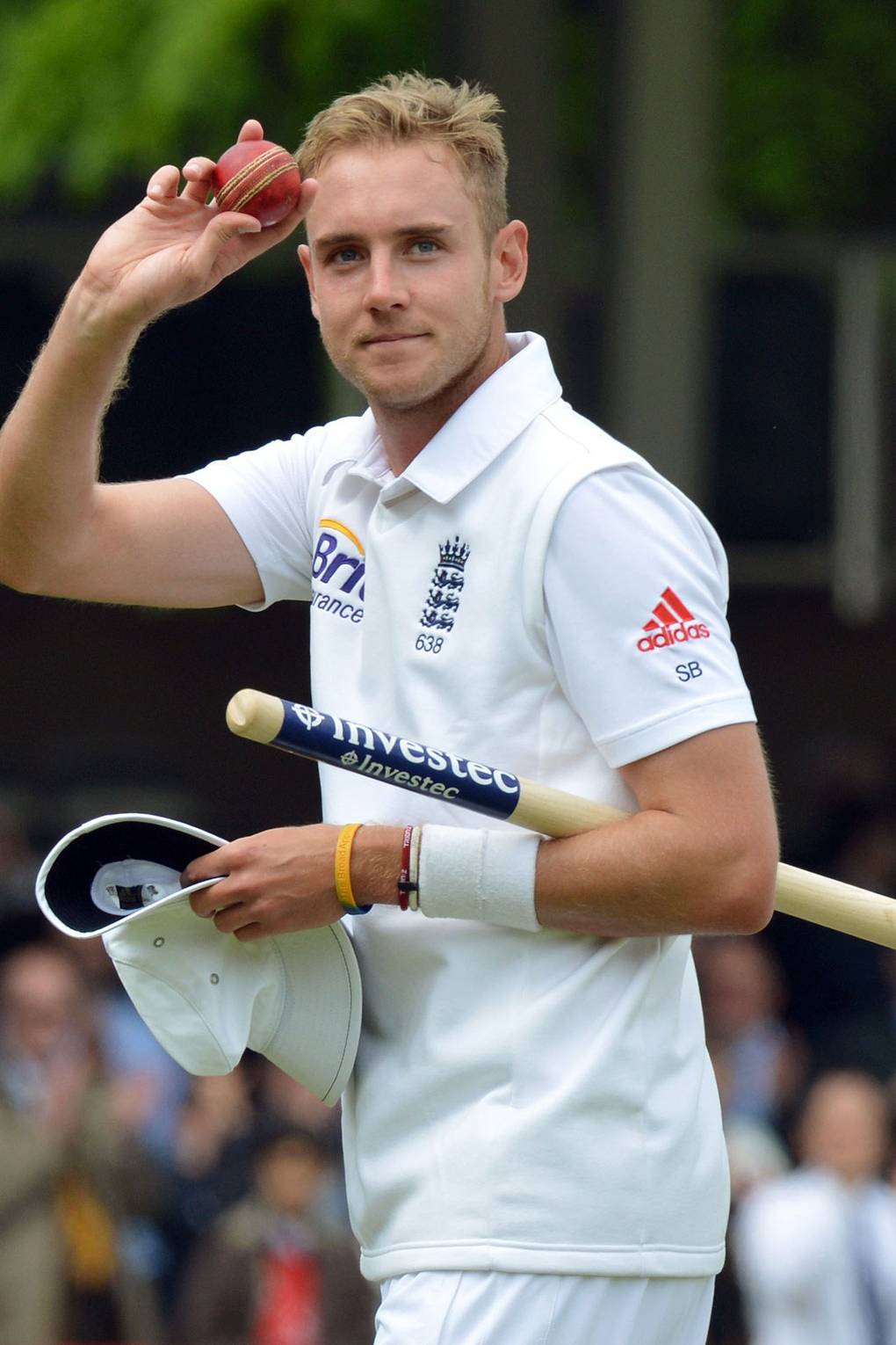 The Ashes' Hottest & Cricketers Broad & more