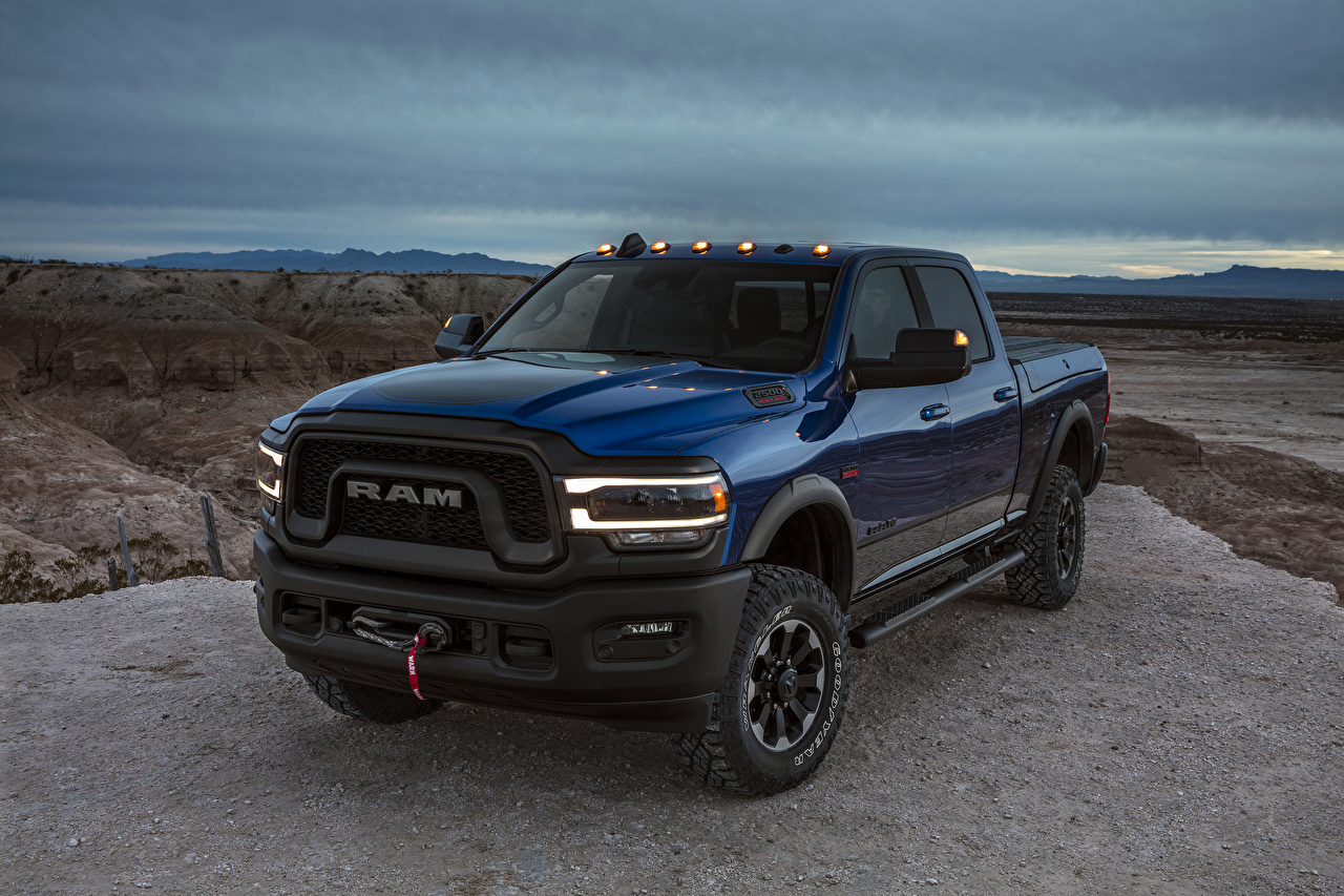 Photos Dodge 2019 Ram 2500 Power Wagon Crew Cab Pickup Blue