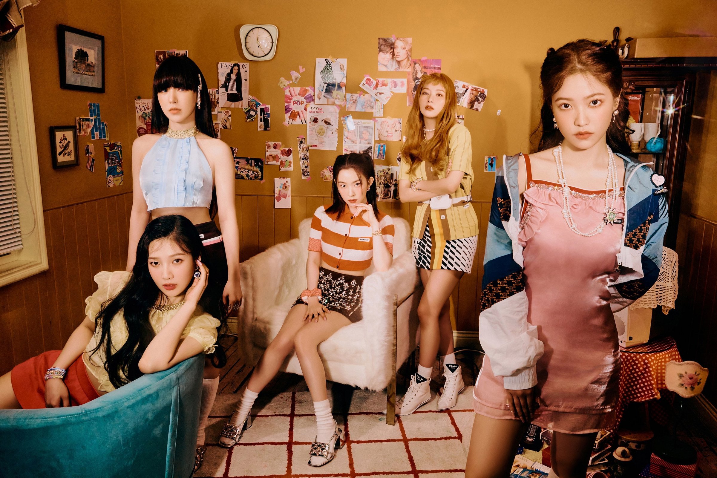 Red Velvet continues to prepare for their comeback this month with new group teaser photo for 'Queendom'
