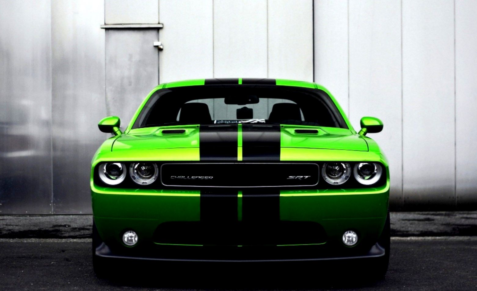 Green Cars Wallpaper Challenger Verde