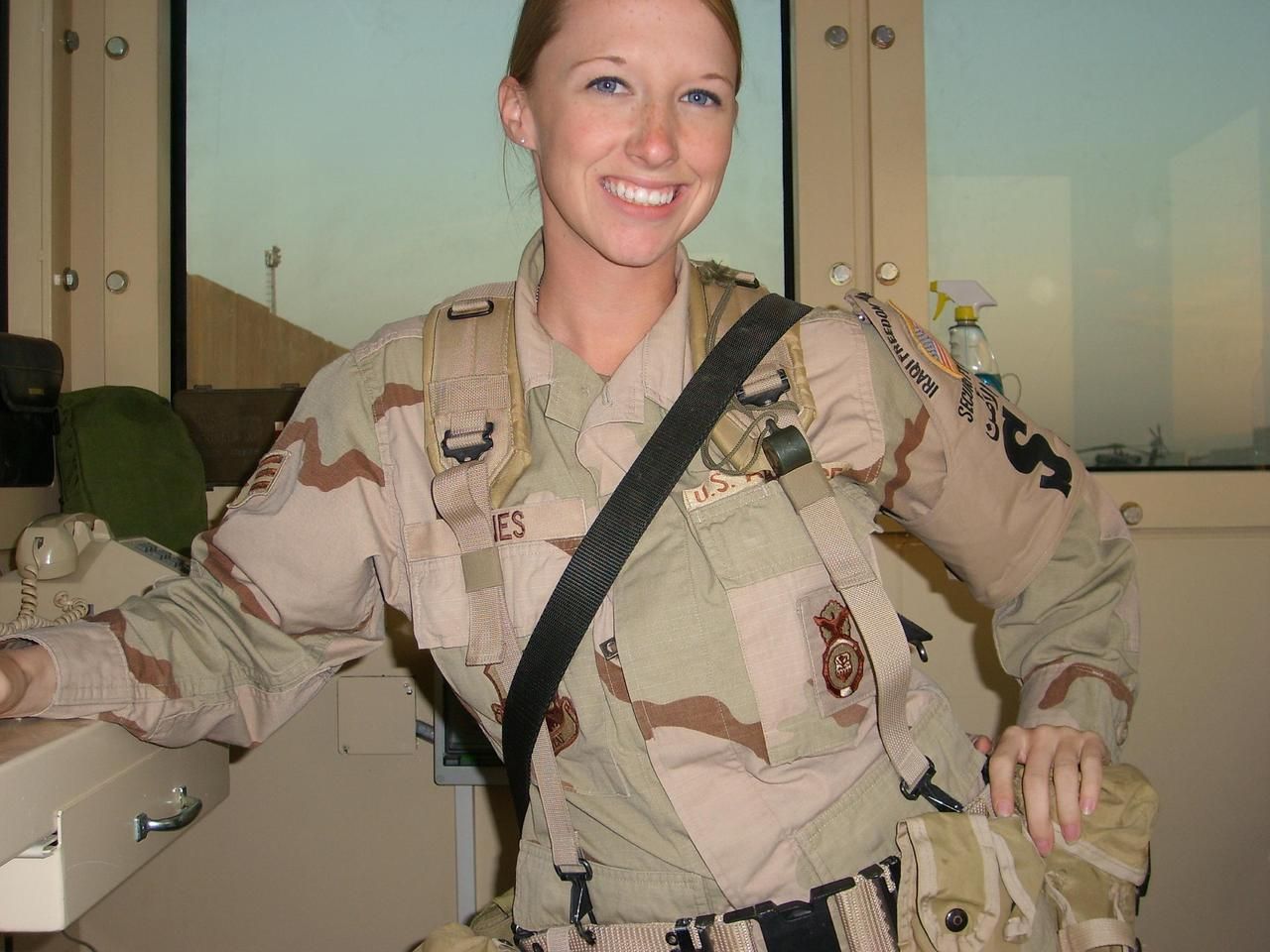 US Military; Iraq. Military girl, Military women, Female soldier