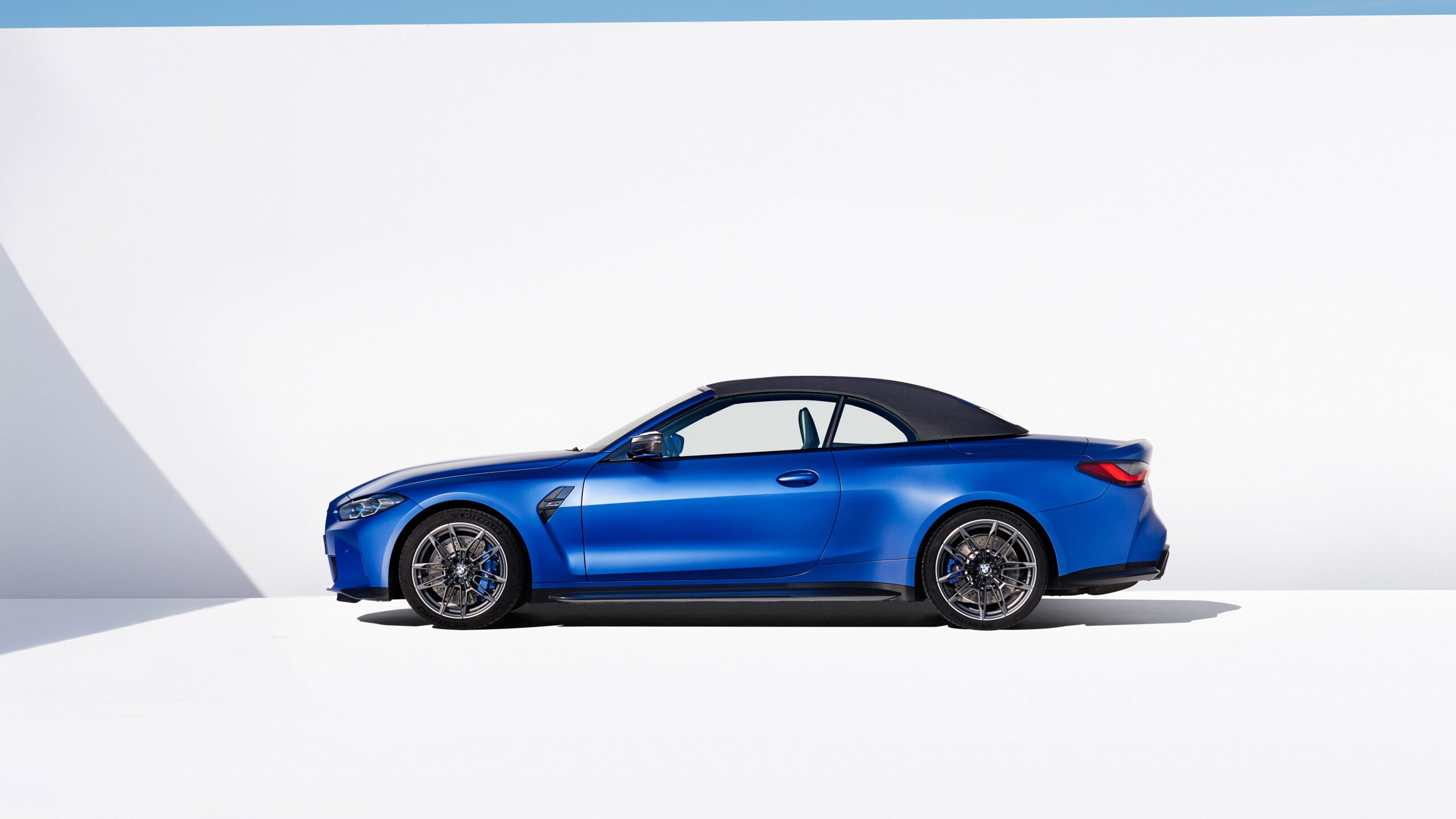2022 BMW M4 Competition Convertible Wallpaper