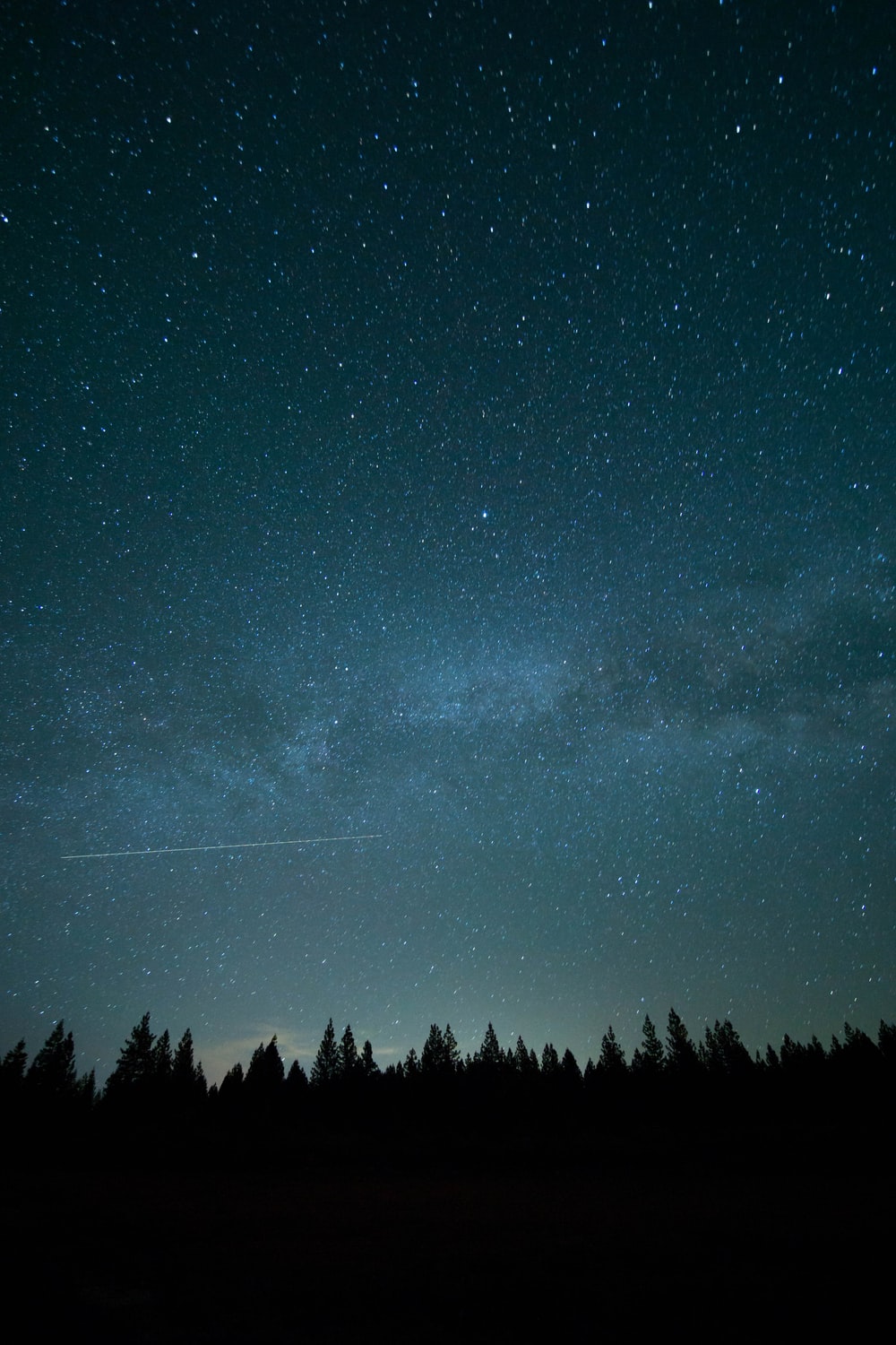 Hãy chiêm ngưỡng vẻ đẹp của đám mây đêm giữa không gian bao la, chúng sẽ mang lại cho bạn những cảm xúc rất đặc biệt khi thưởng thức ảnh.