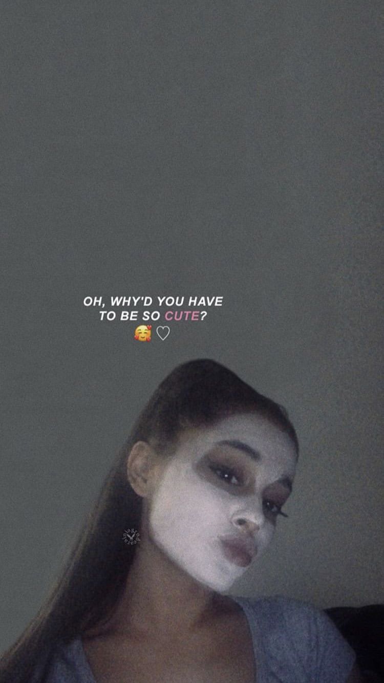 Ariana Grande Wallpaper