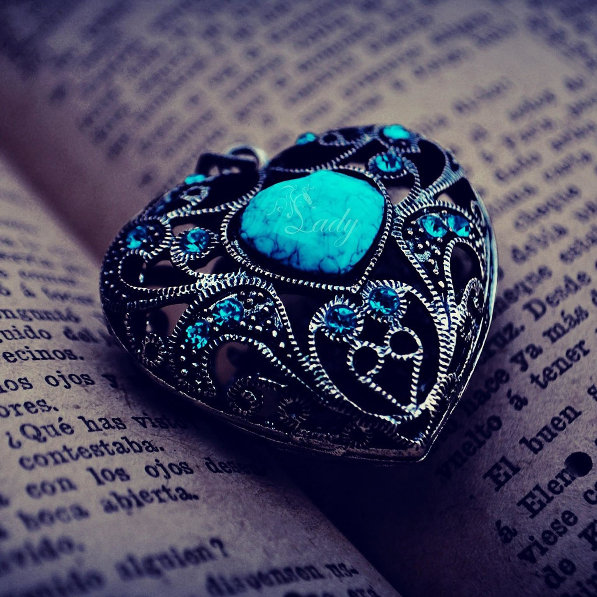 Love Heart Shape Vintage Pendant Open Book iPad Air Wallpaper Free Download