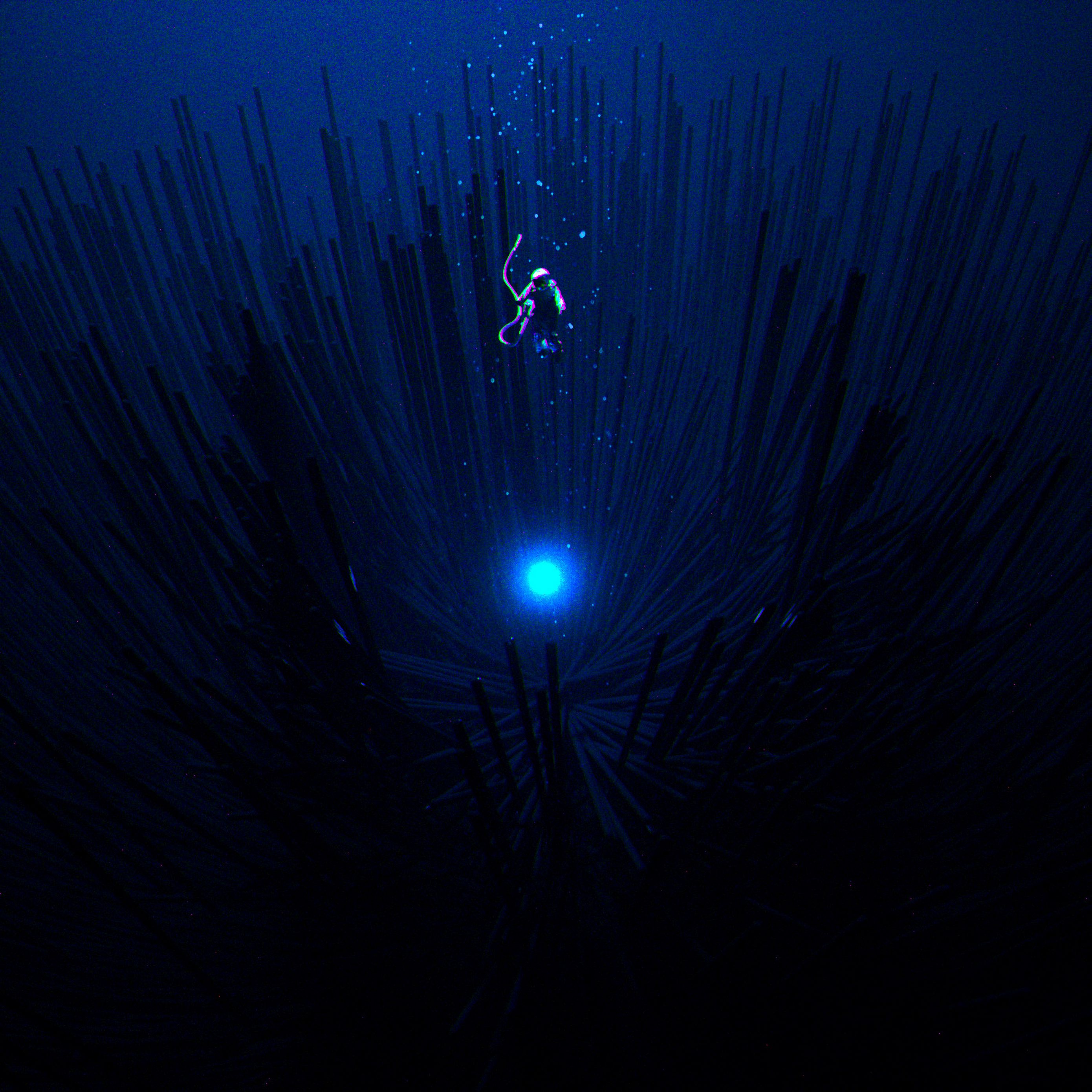 Download wallpaper 2780x2780 scuba diver, levitation, dark, shine, space ipad air, ipad air 2, ipad 3, ipad 4, ipad mini 2, ipad mini 3, ipad mini 4, ipad pro 9.7 for parallax HD background