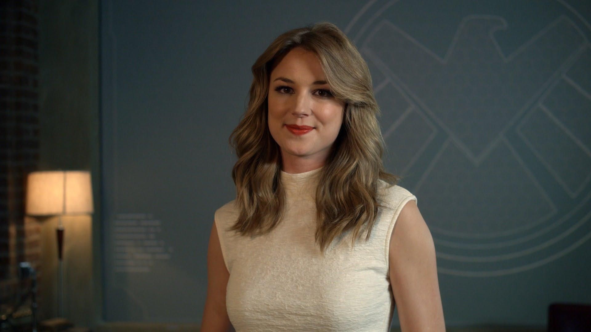 Emily vancamp, Sharon carter, Emily