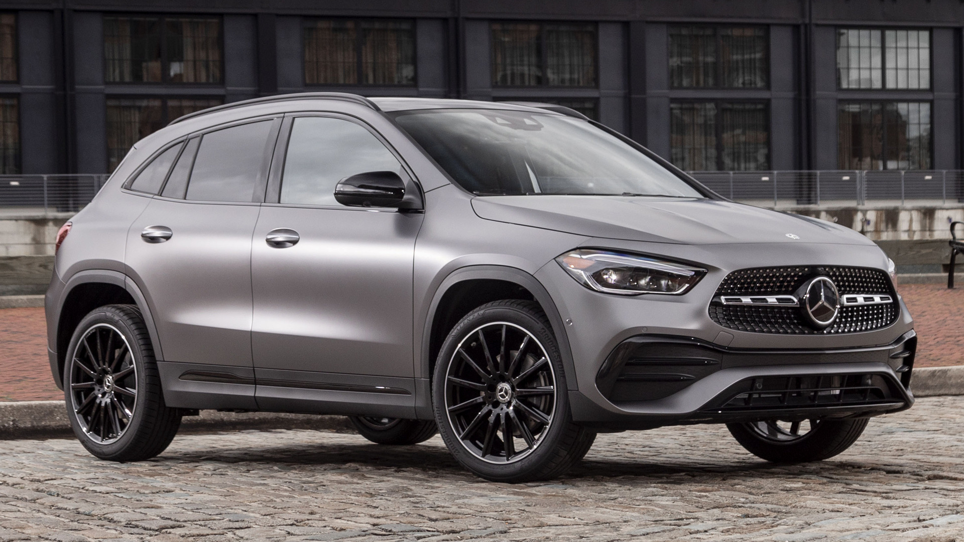 Mercedes Benz GLA Class AMG Styling (US) And HD Image