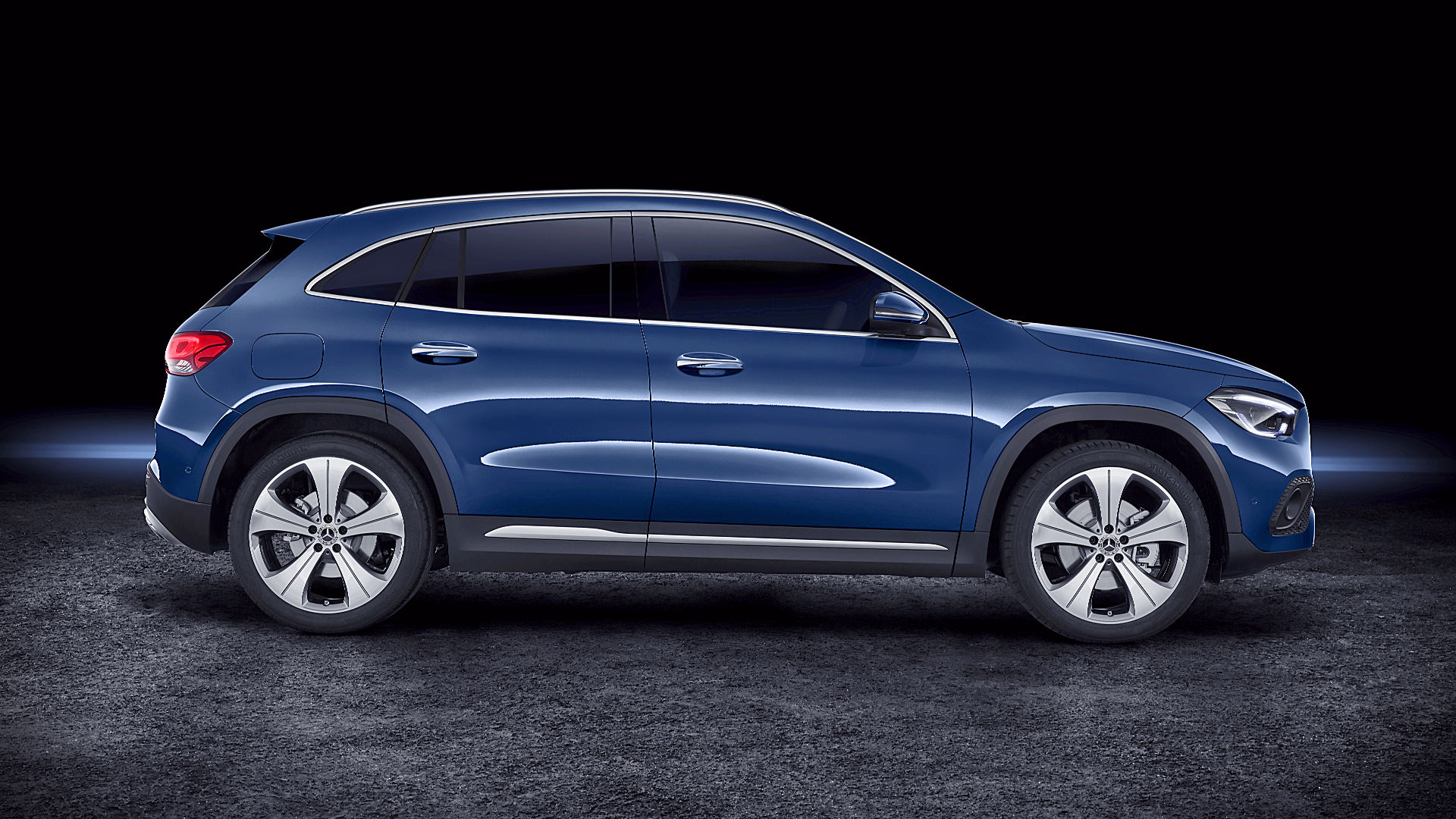 Mercedes GLA 250 4Matic Blue Wallpaper Image