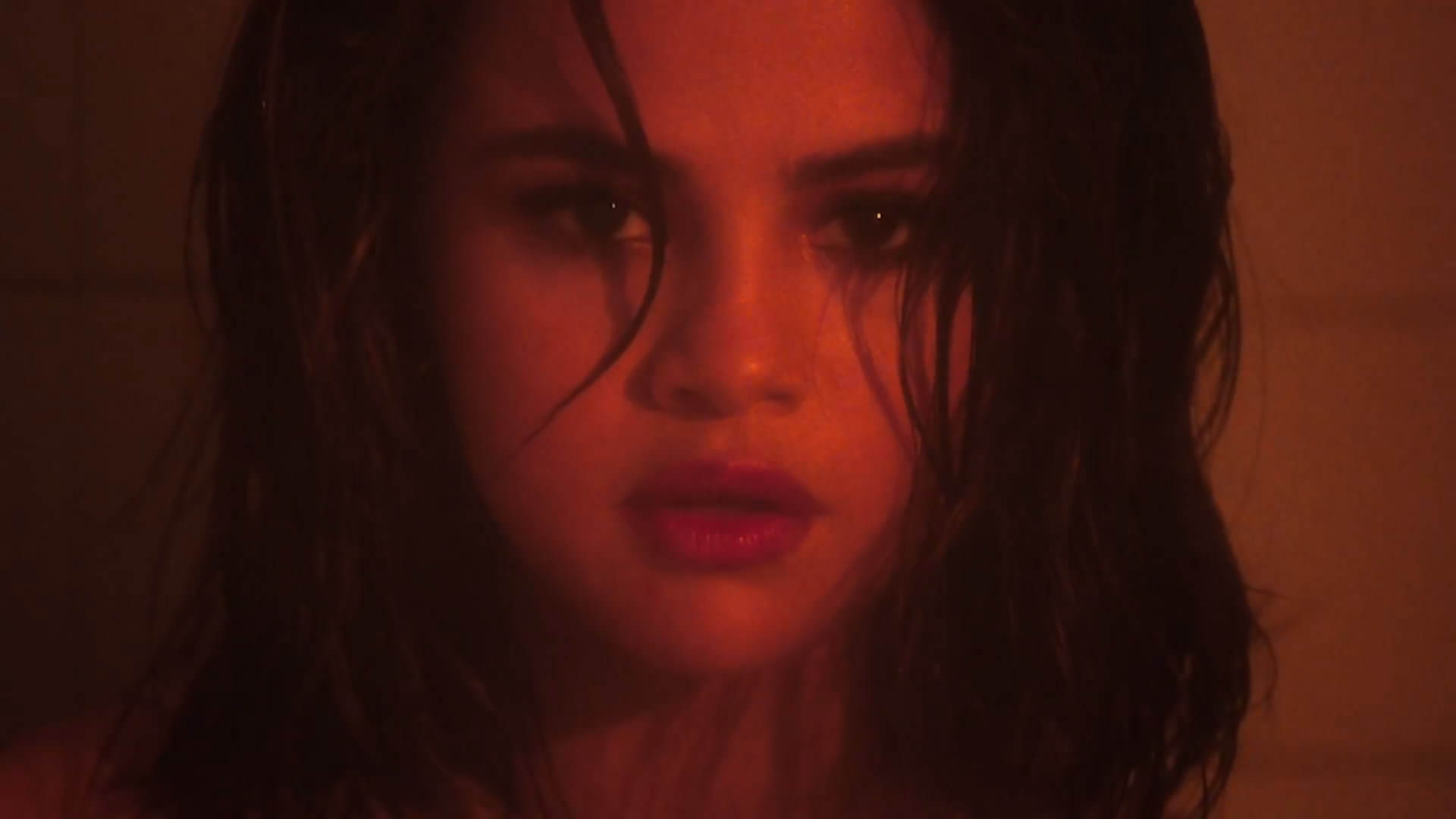 Selena Gomez wallpaper