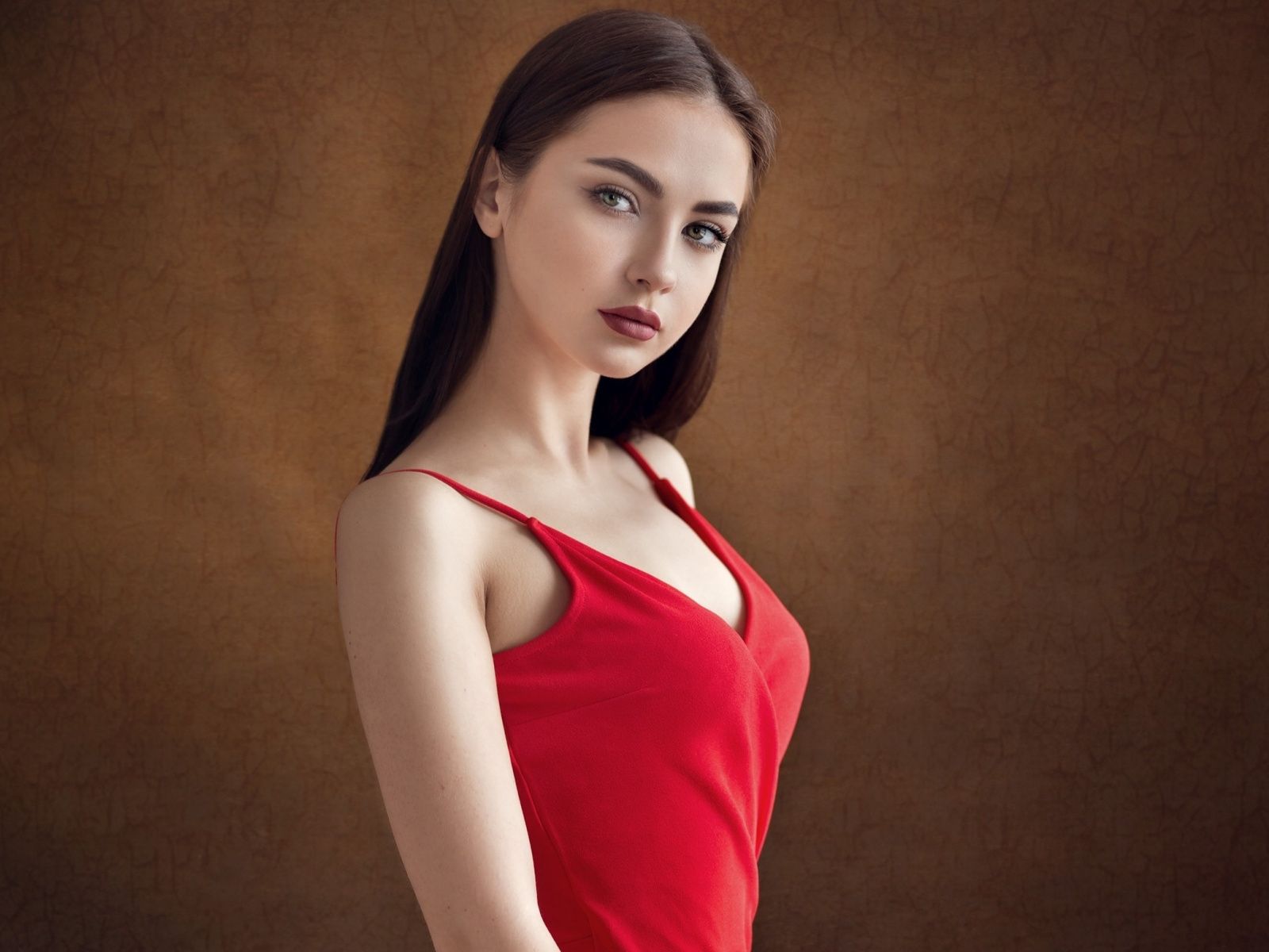Red dress, woman model, pretty and beautiful, 1600x1200 wallpaper. Simple background, Dark hair, Girl