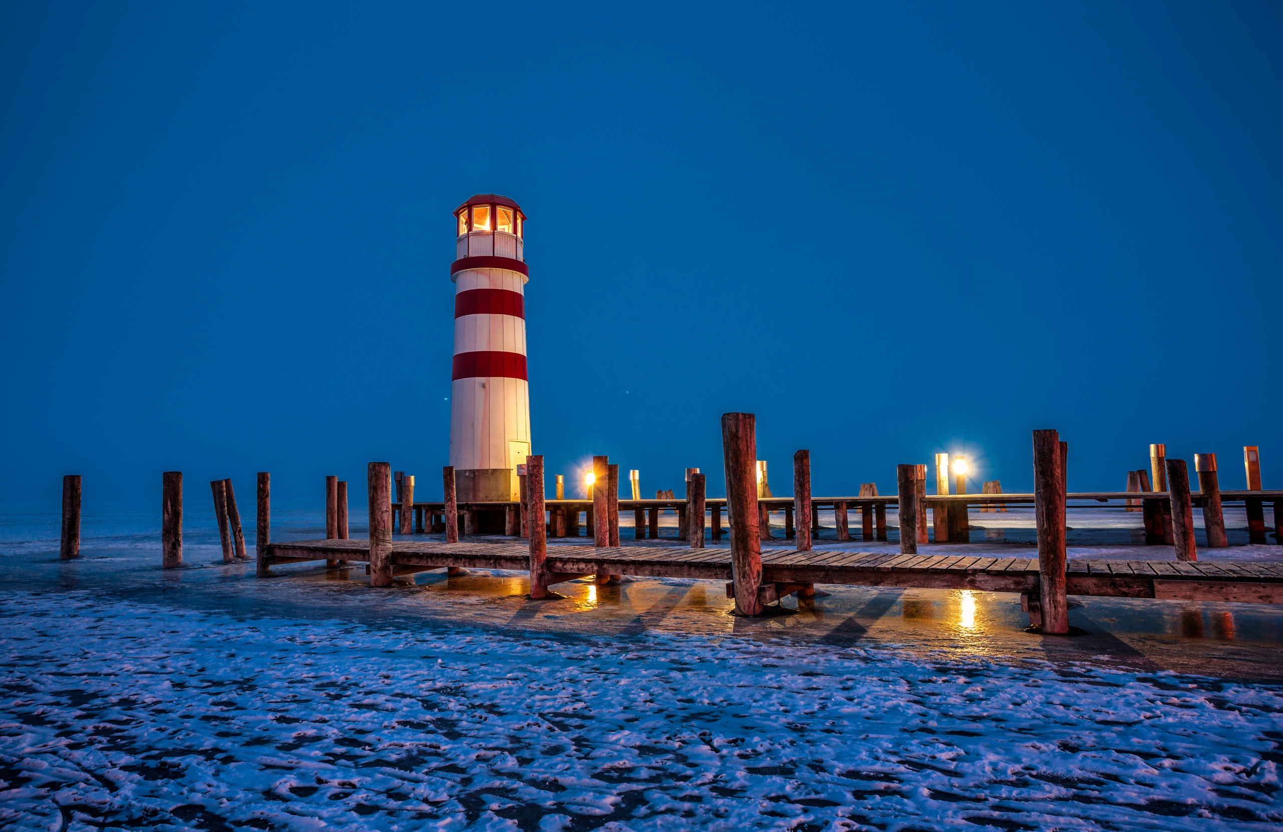 image Austria Podersdorf Nature Wood log Lighthouses Snow 2560x1660