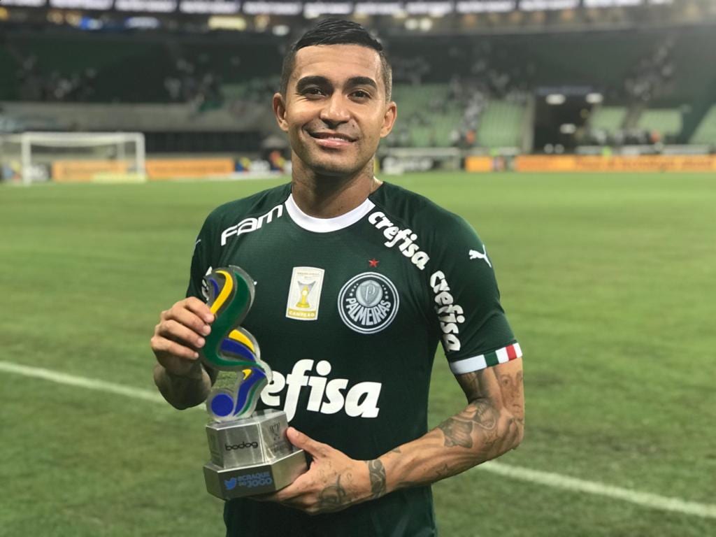 Dudu ganha prêmio após vitória do Palmeiras sobre o Sampaio Corrêa. Torcedores. Notícias sobre Futebol, Games e outros esportes