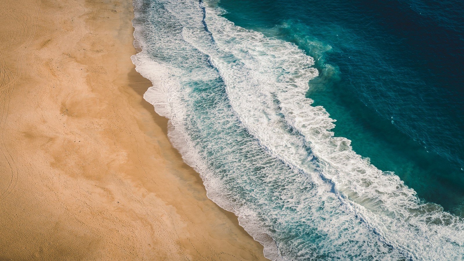 Aerial View Beach Sand And Ocean Waves Wallpapers - Wallpaper Cave