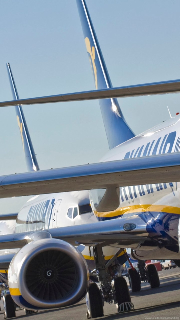 Ryanair Boeing 737 Wallpaper Desktop Background