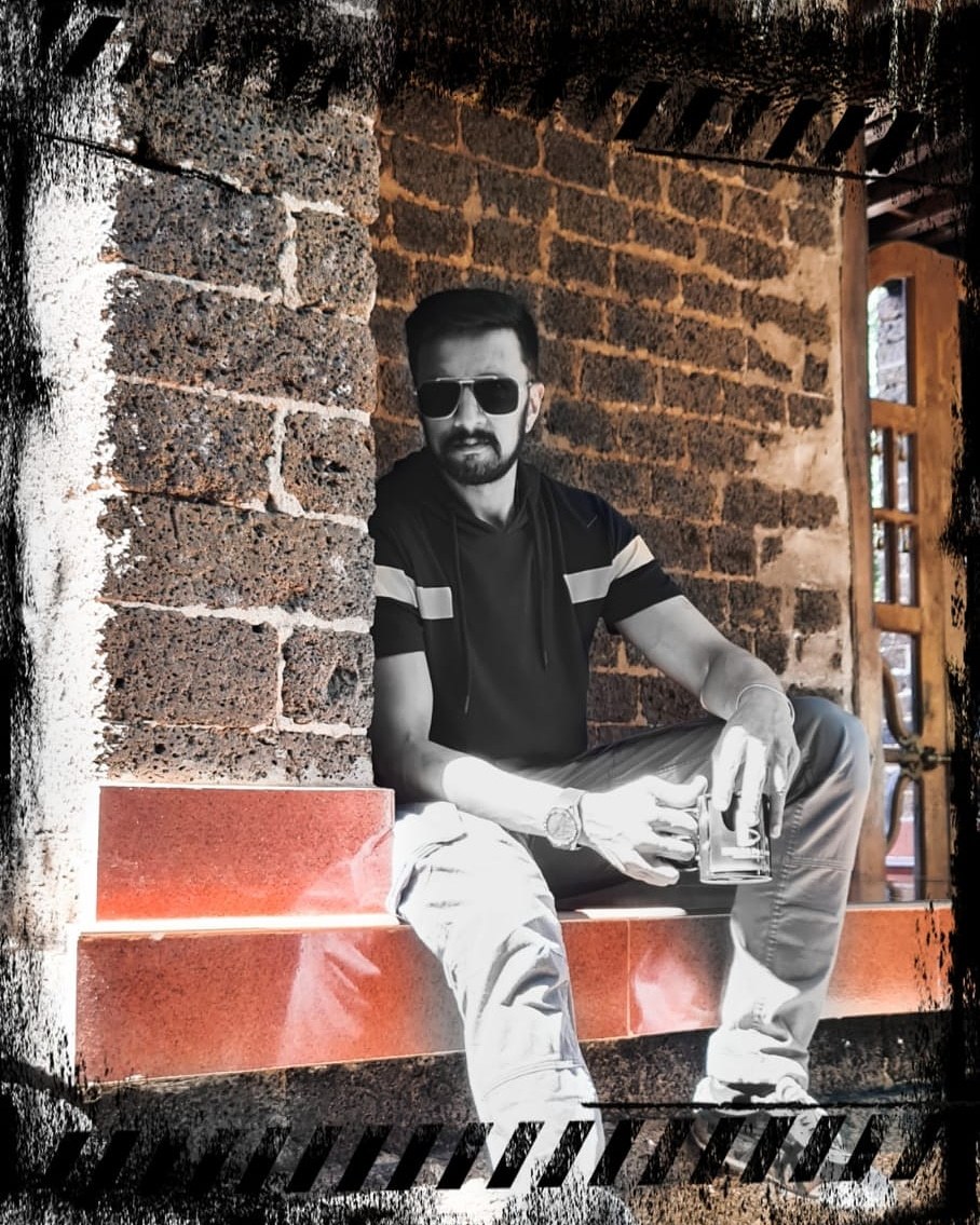 Sudeep Photo [HD]: Latest Image, Picture, Stills of Sudeep