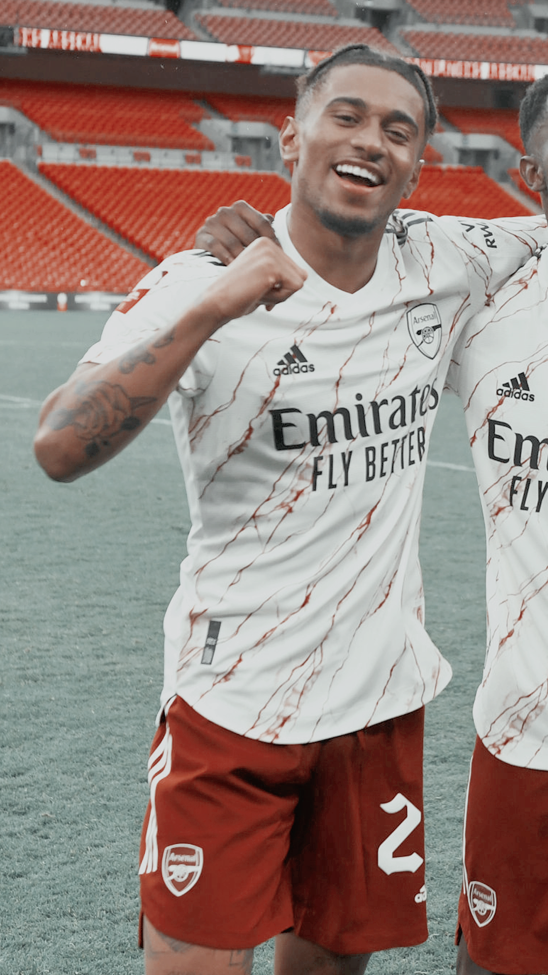 reiss nelson lockscreens