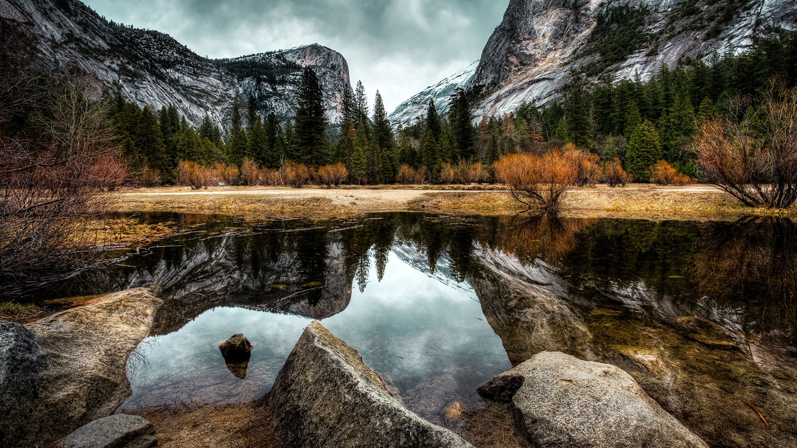 Photo Yosemite California USA Nature Autumn mountain Lake 2560x1440