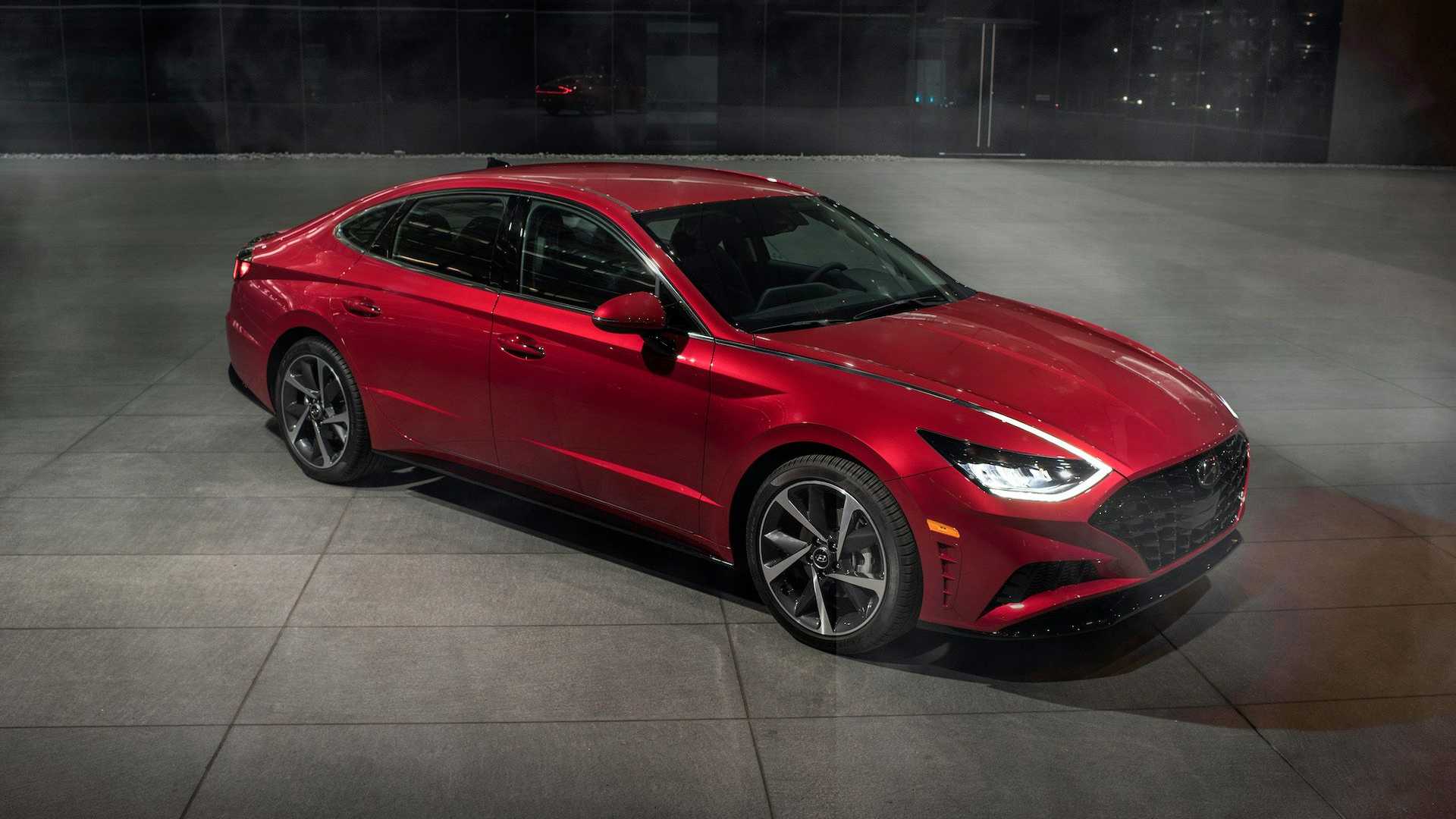 Hyundai Sonata Gets 19 Inch Wheels, More Standard Kit