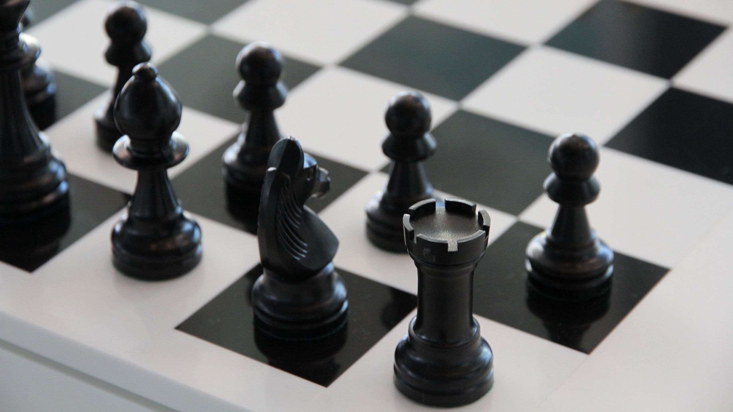 Download wallpaper 2560x1440 chess, chess board, figures widescreen 16:9 HD background