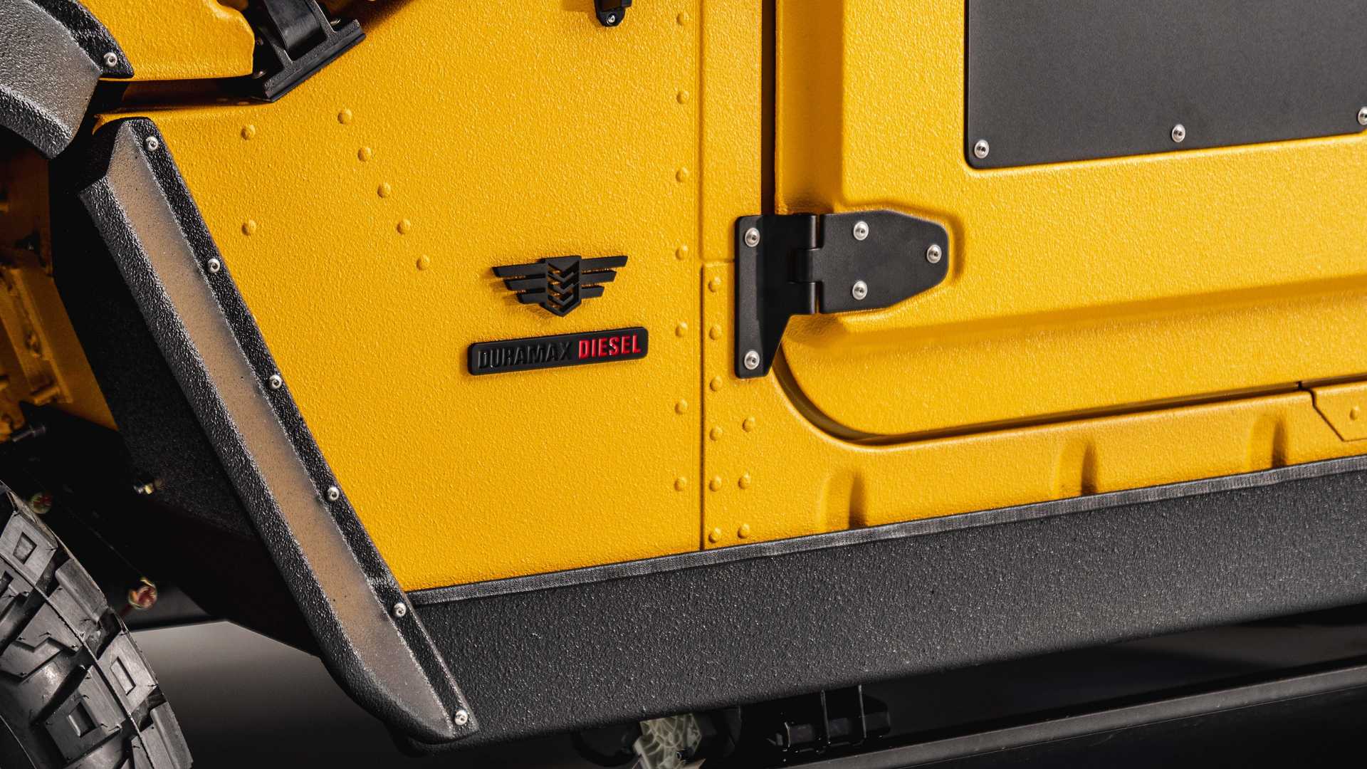 Mil Spec Automotive M1 R Brings Luxury And Power To The Classic Hummer