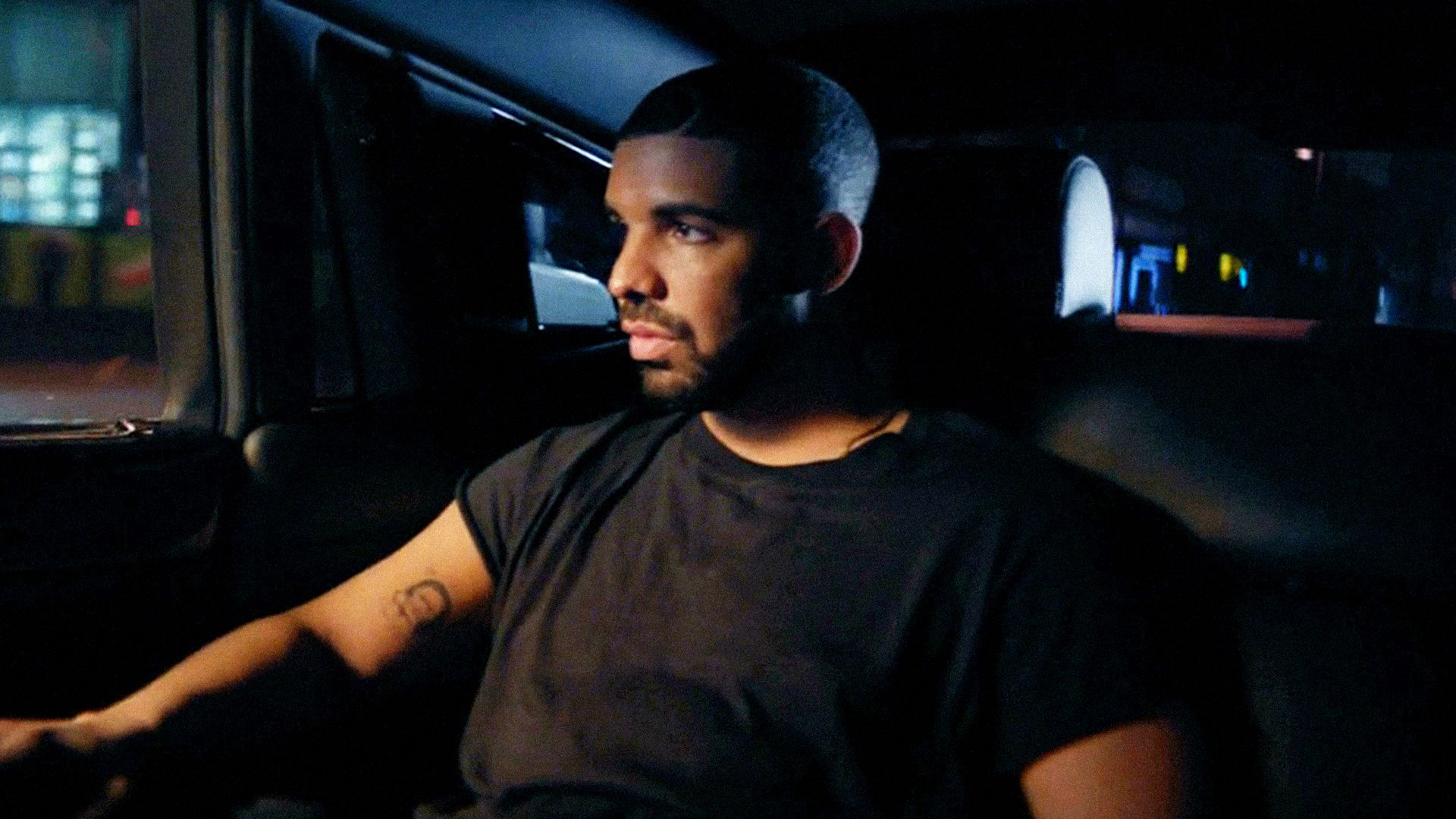 Drake In Car Wearing Black T Shirt HD Drake Wallpaper