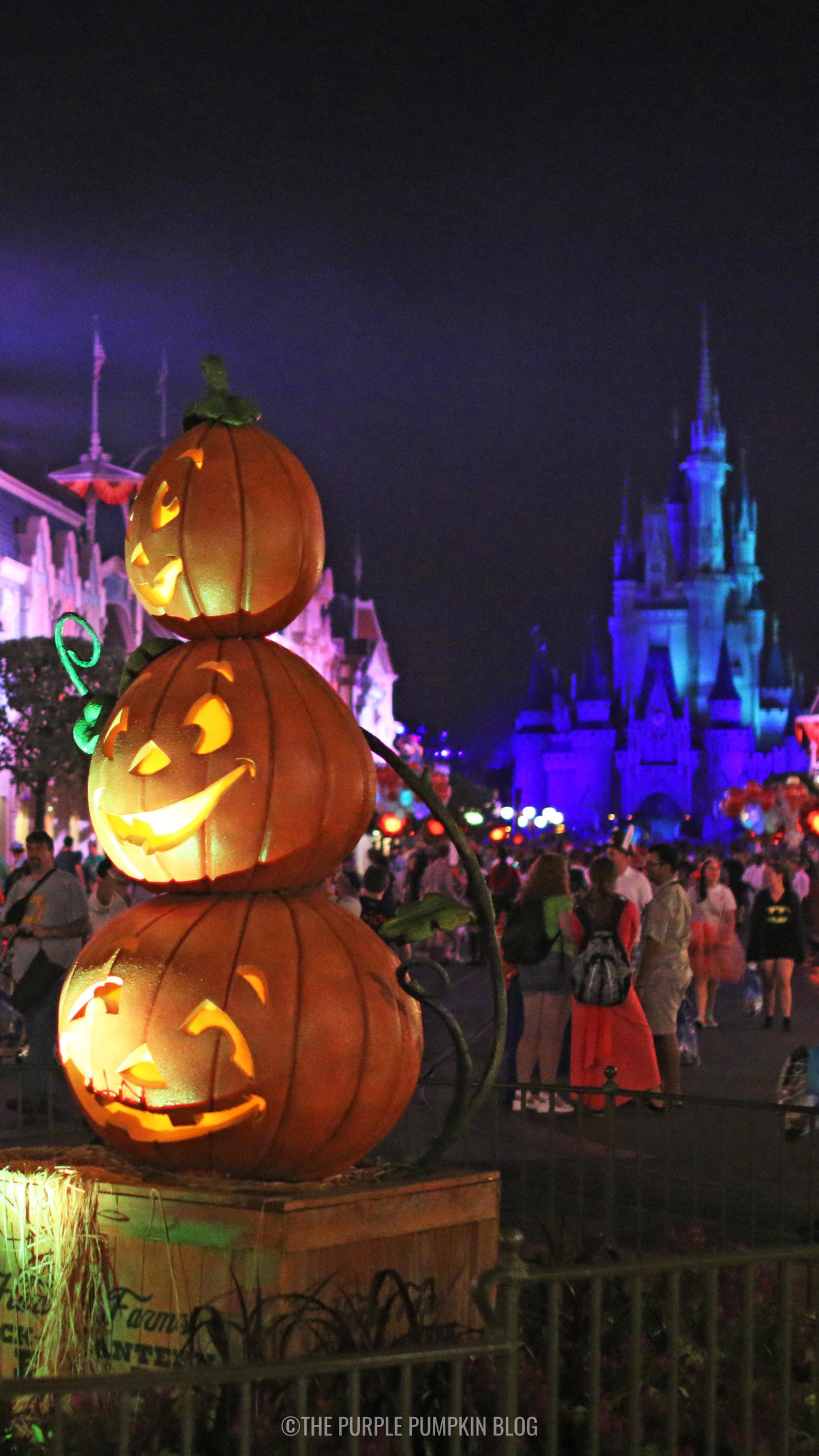 Awesome Disney World Halloween iPhone Wallpaper to Download!