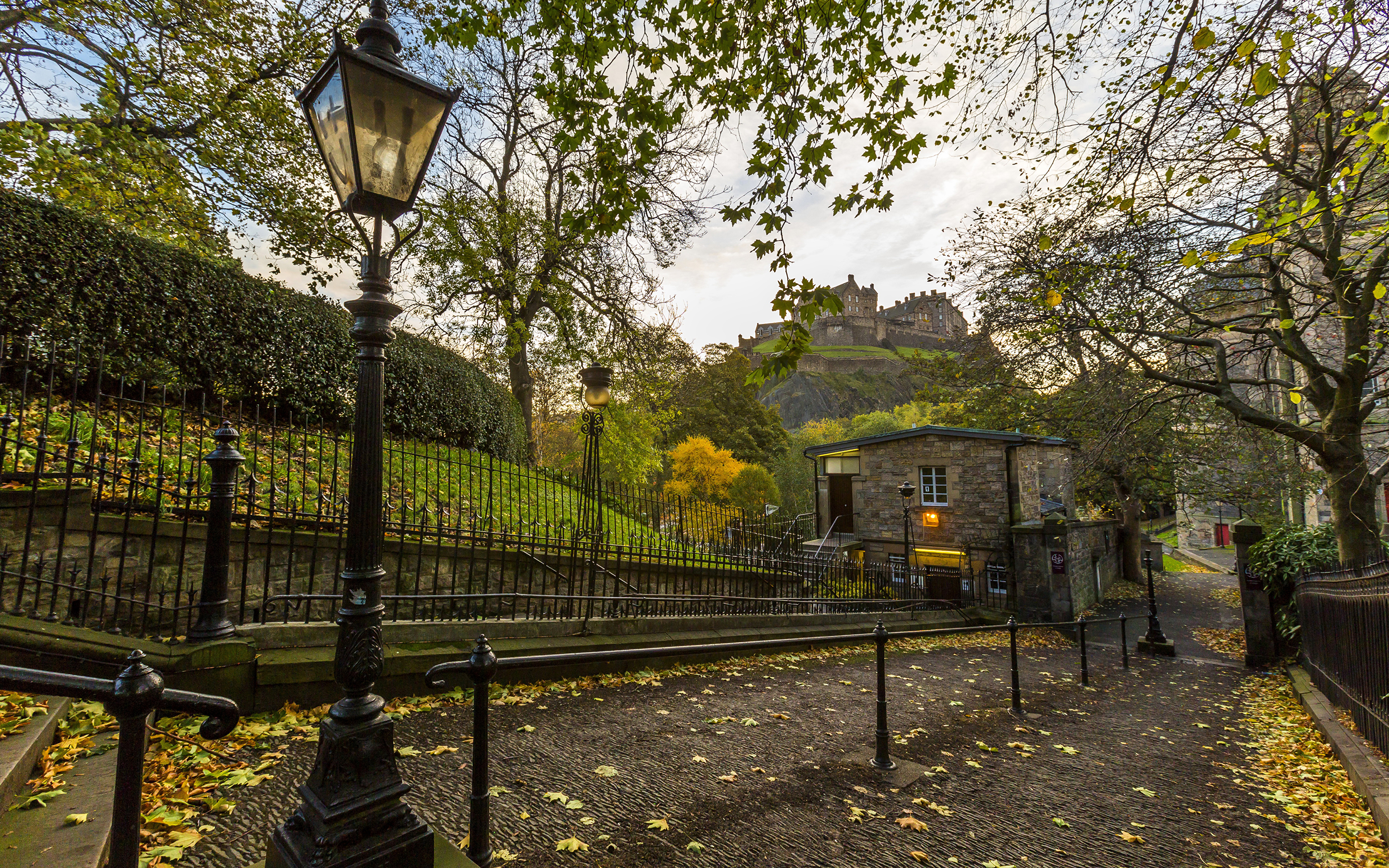 image Edinburgh Scotland Old Town Autumn Fence Street 3840x2400