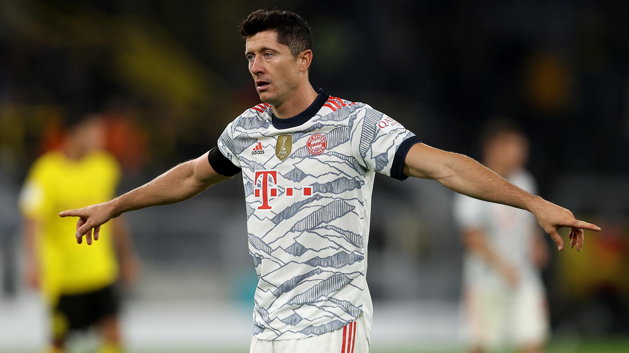 Bayern Munich Lift Second Successive Super Cup With Robert Lewandowski Inspired Win Over Borussia Dortmund