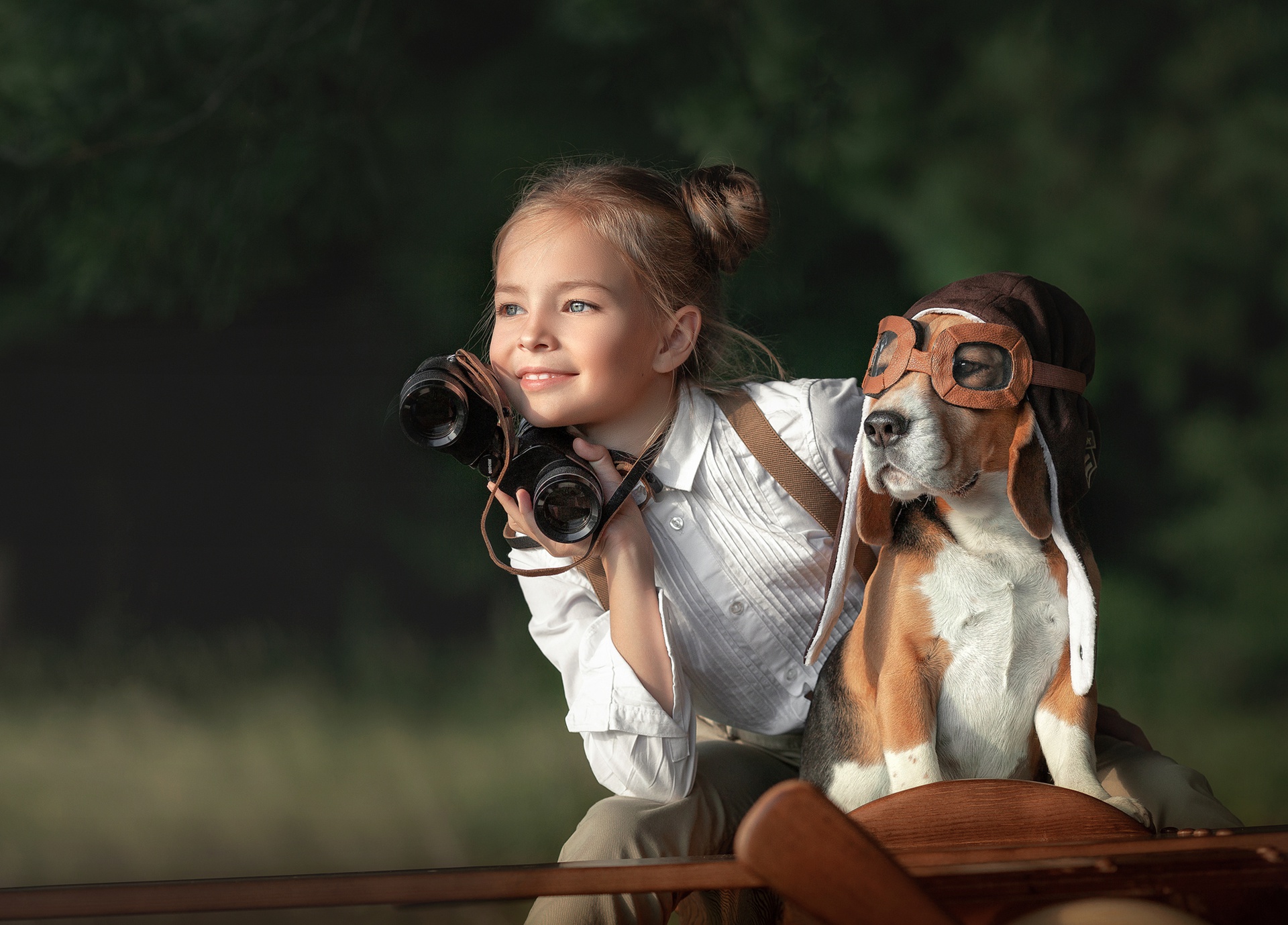 Binoculars, Girl, Pet, Child, Depth Of Field, Beagle, Little Girl, Dog wallpaper