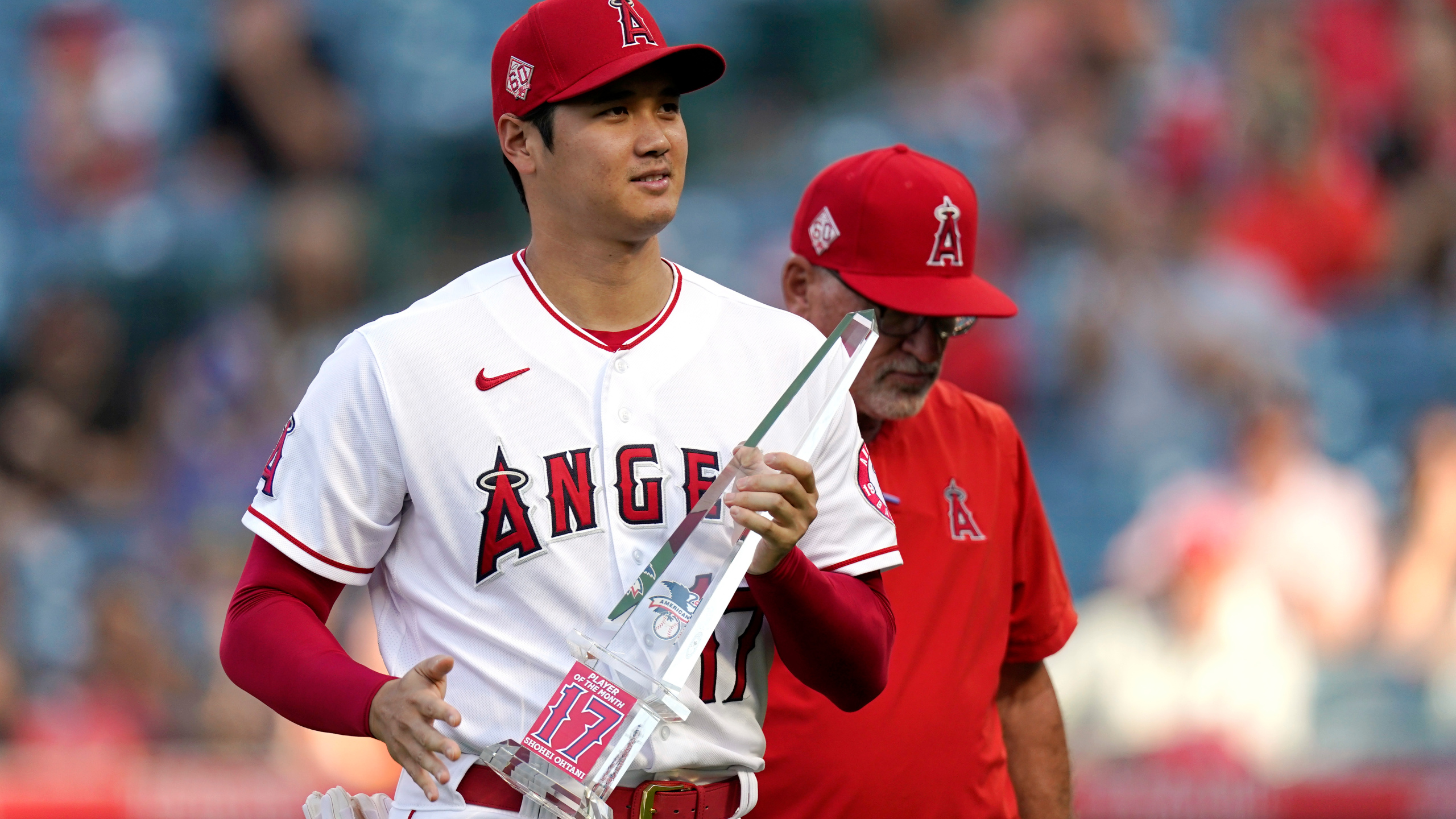AP source: Ohtani donates HR Derby earnings to Angels' staff