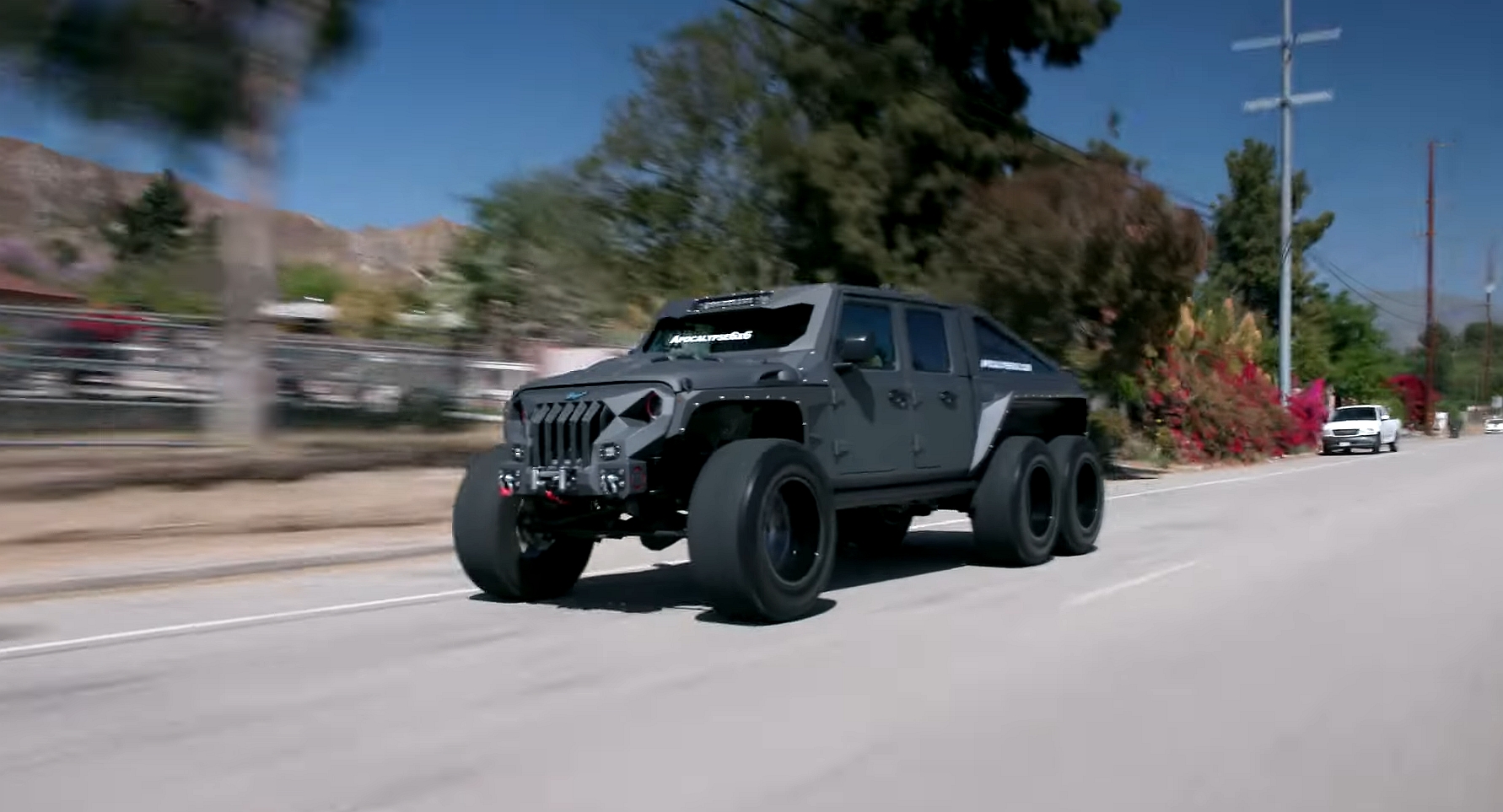Jay Leno Prepares For The Zombie Apocalypse With The Jeep Gladiator Based Hellfire 6X6