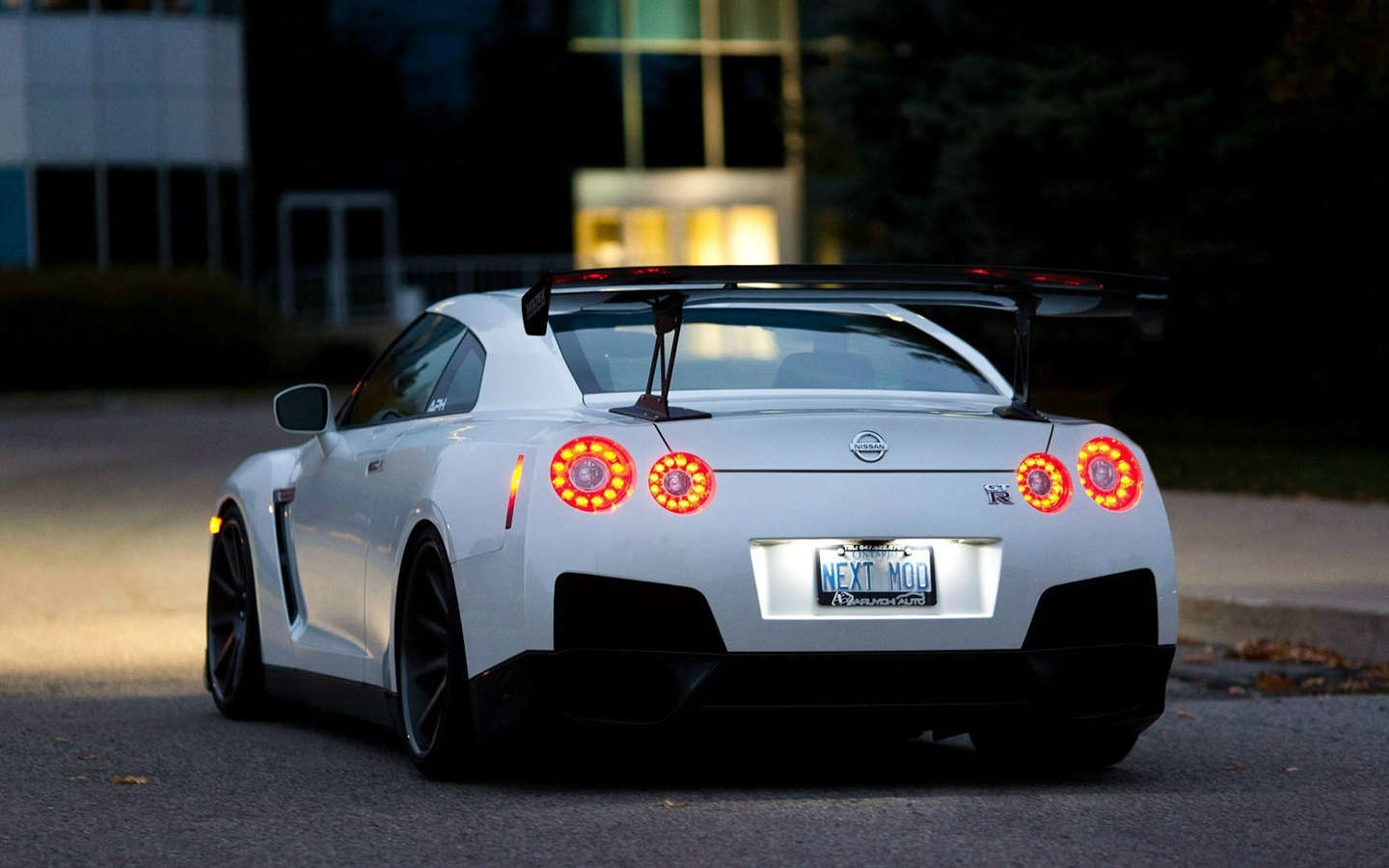 Nissan GTR R35 White Car At Evening 640x960 IPhone 4 4S Wallpaper, Background, Picture, Image