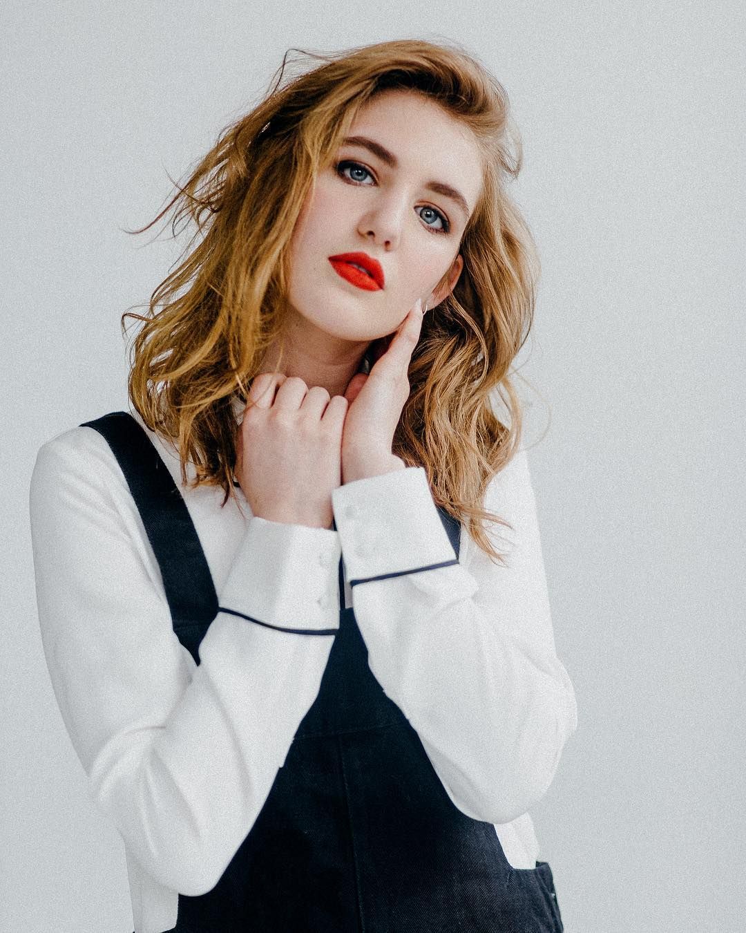 FAYE PENTWIST ; aged 17, two, environmental activist [sora kalopsia]. Sophie nelisse, Celebrities female, Female actresses