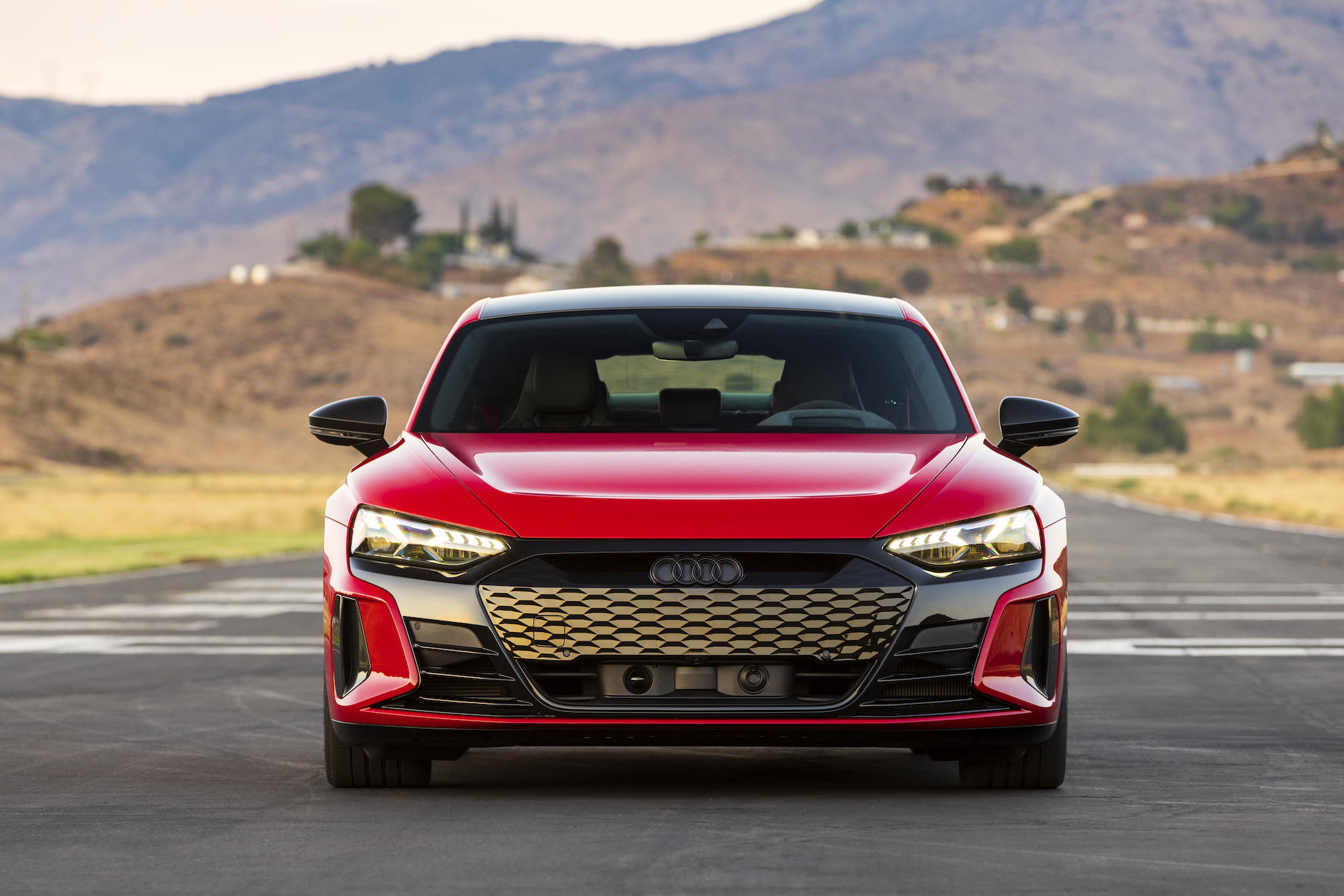 All Electric 2022 Audi E Tron GT And RS E Tron GT Provide A Pop Of Tech In Understated Packaging