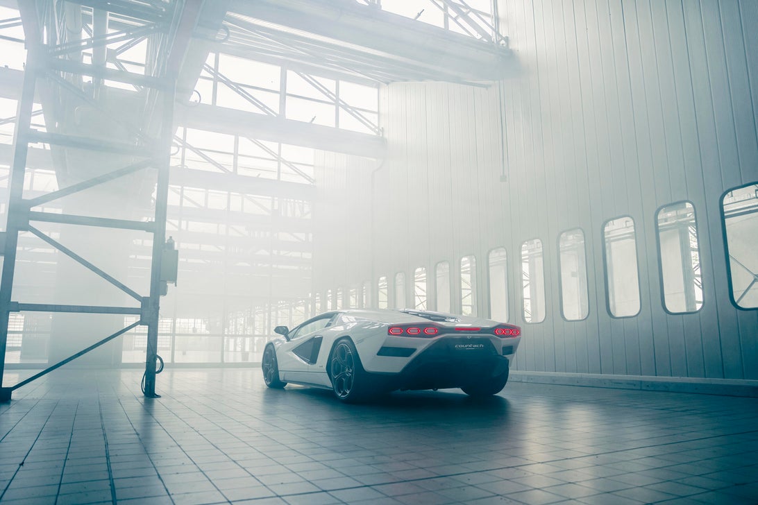 Lamborghini Countach LPI 800 4 Reignites The 1980s Dream Machine