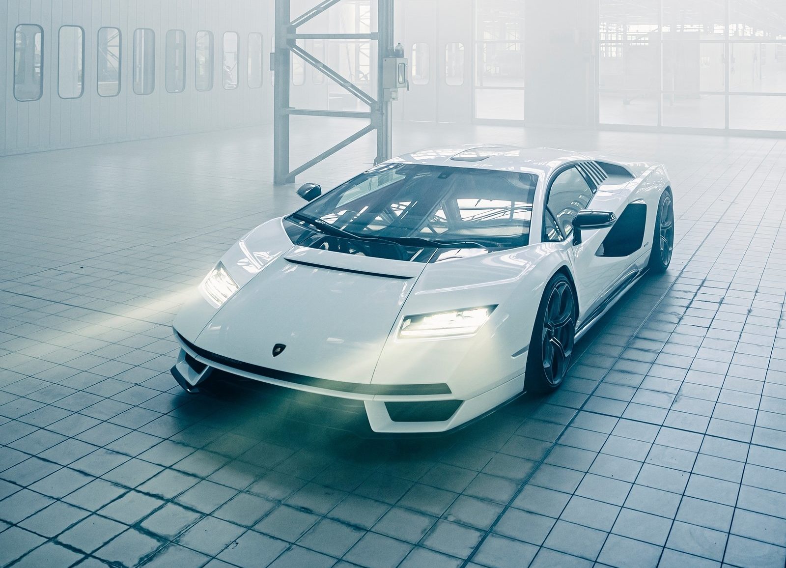 Why Is It Expensive: The $2.6M Lamborghini Countach LPI 800 4