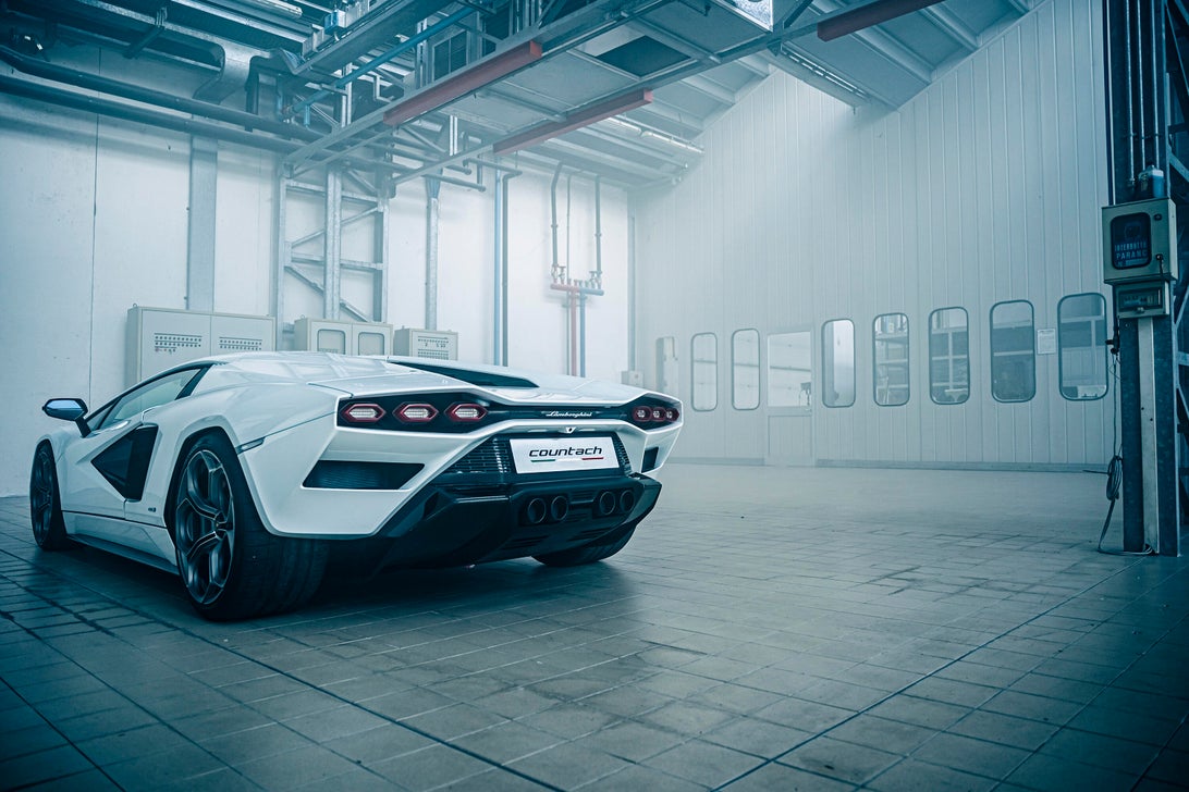 Lamborghini Countach LPI 800 4 Reignites The 1980s Dream Machine