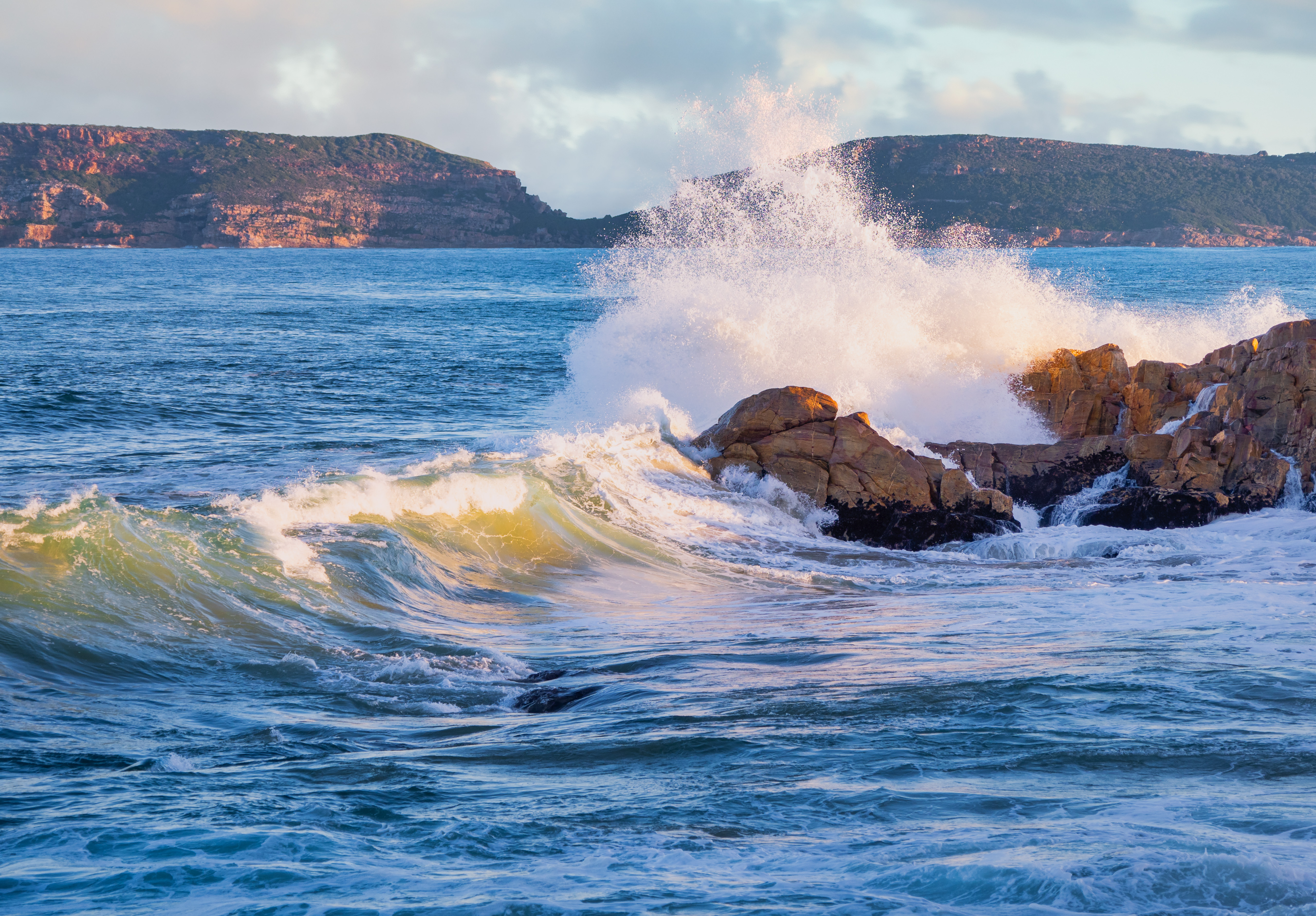 Ocean Waves Crashing on Rocks · Free